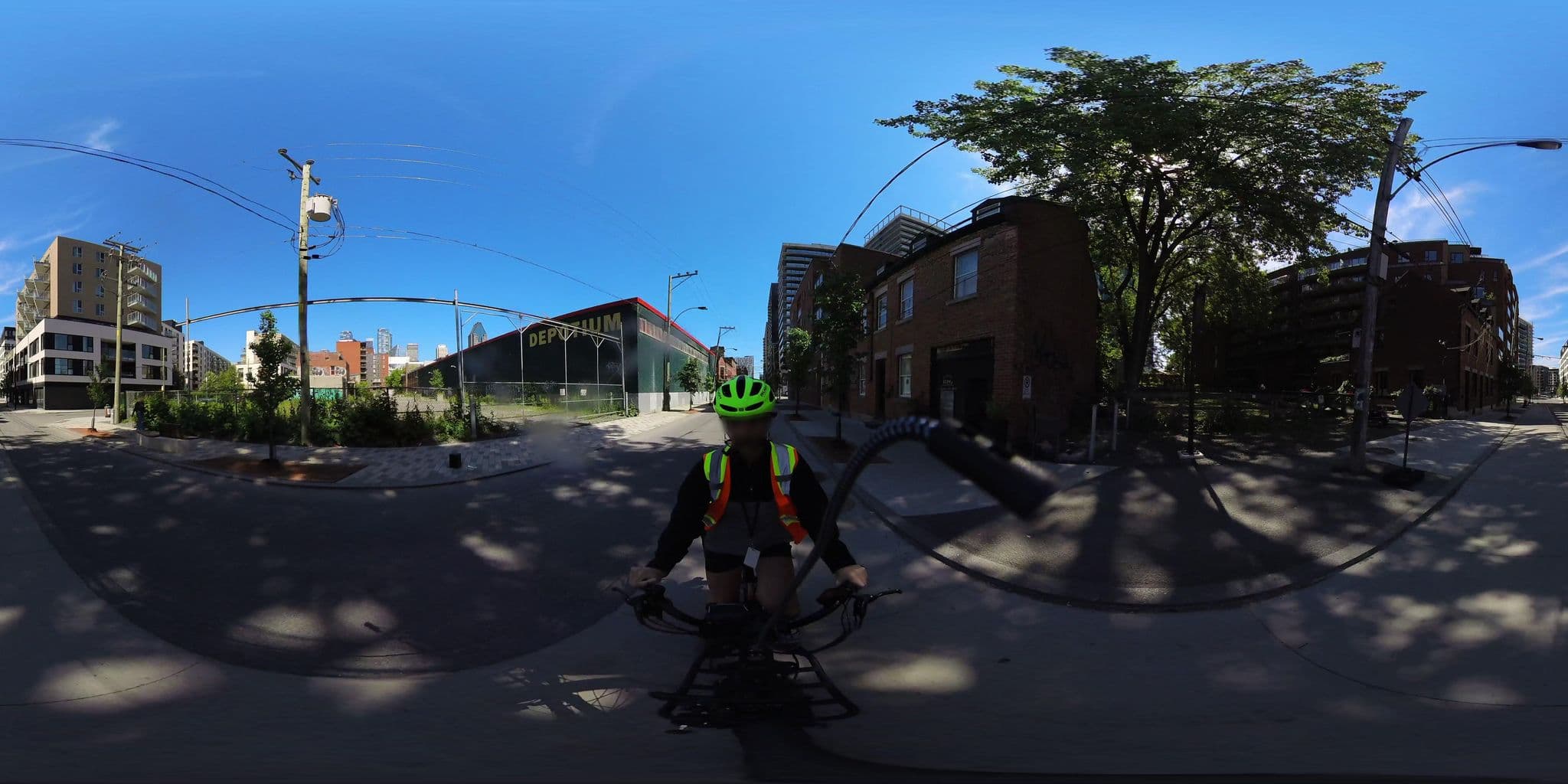 Street view near L'Hotel Particulier Griffintown, Petite-Bourgogne — © VdM (CC BY-SA · Mapillary)