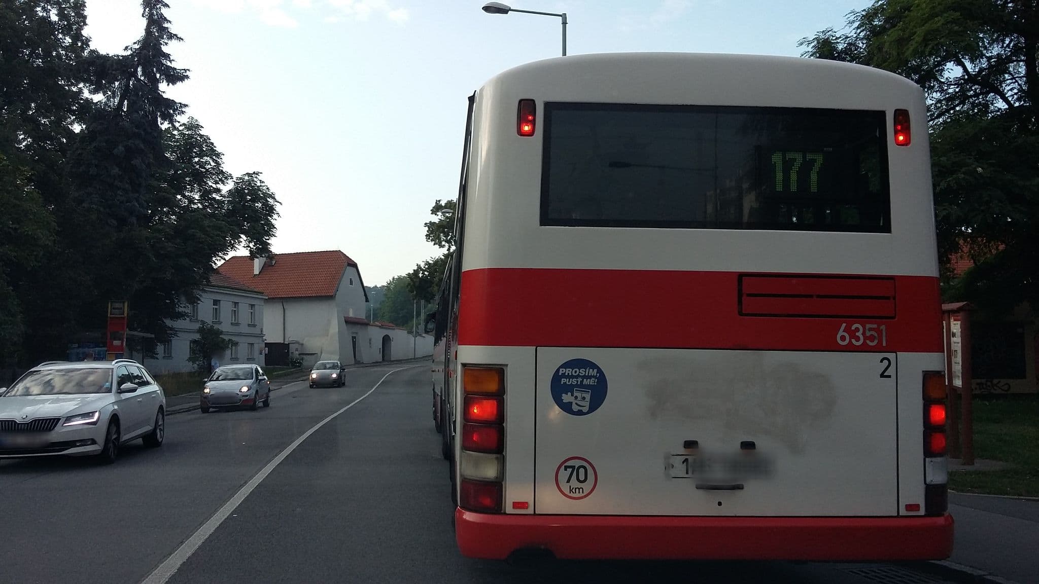 Street view near Hotel Selsky Dvur Prague 15, Hostivař — © gob (CC BY-SA · Mapillary)