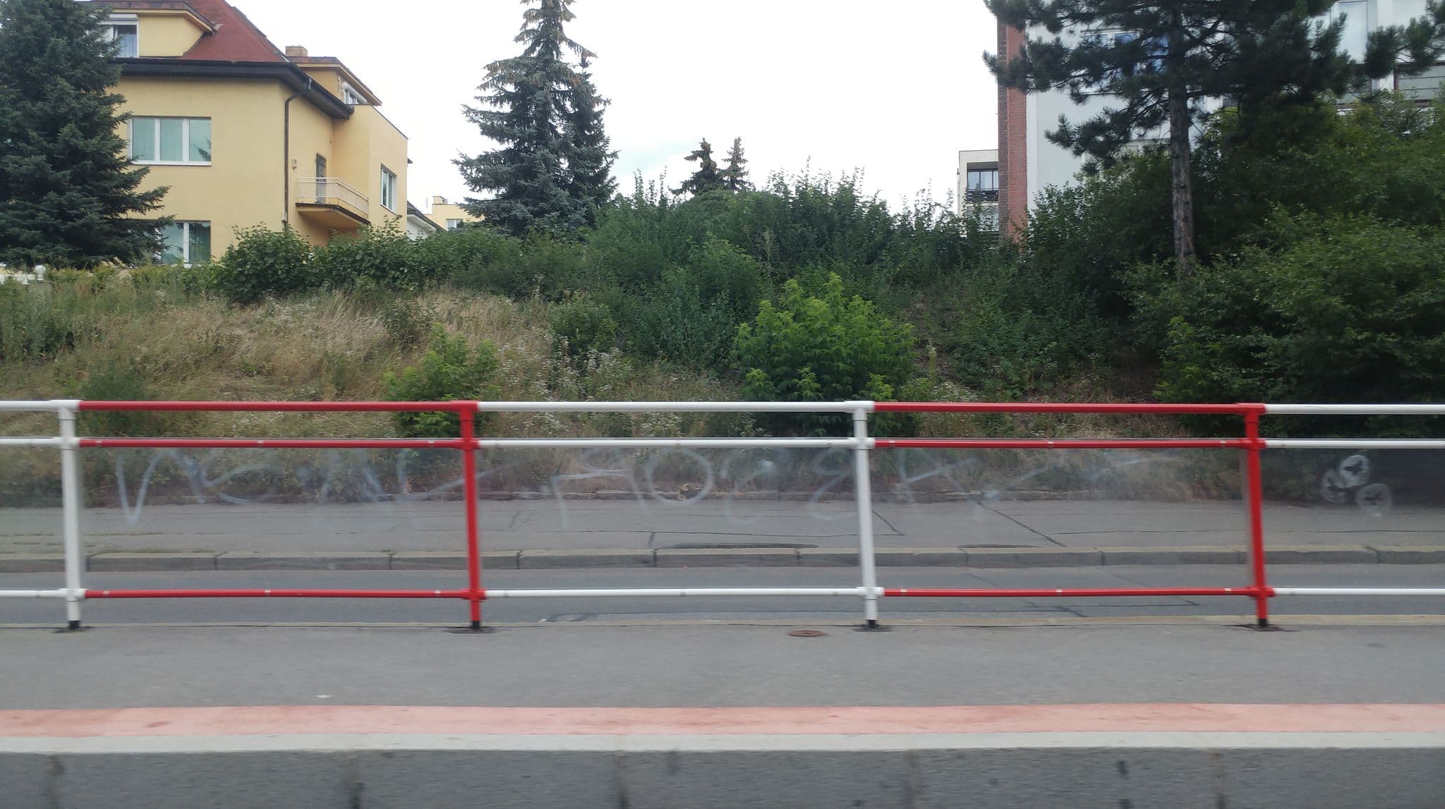 Street view near Hotel Rainbow-Inn, Záběhlice — © pbb (CC BY-SA · Mapillary)