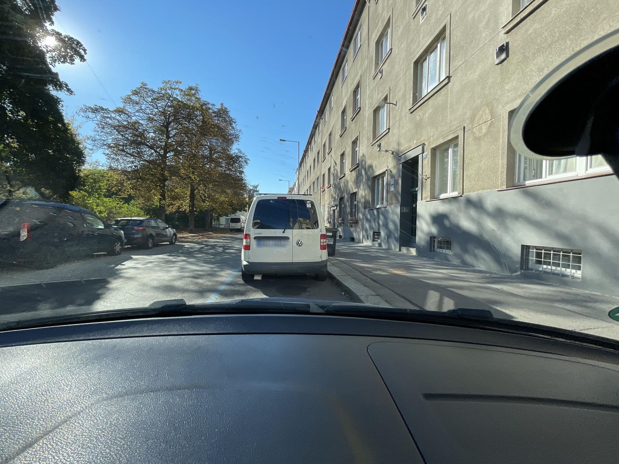 Street view near Giotto Apartments, Staré Strašnice — © cageythree (CC BY-SA · Mapillary)