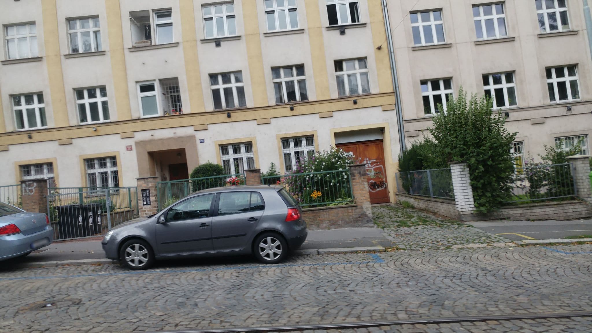 Street view near Apartment Jicinska, Žižkov — © pbb (CC BY-SA · Mapillary)