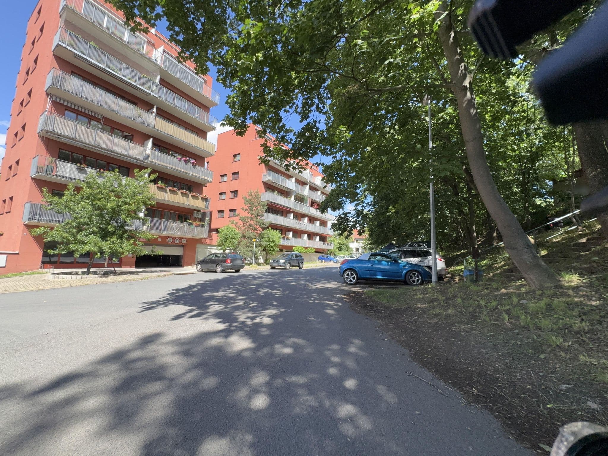Street view near Gorgeous apartment near the lake, Záběhlice — © ondrejlopatka (CC BY-SA · Mapillary)