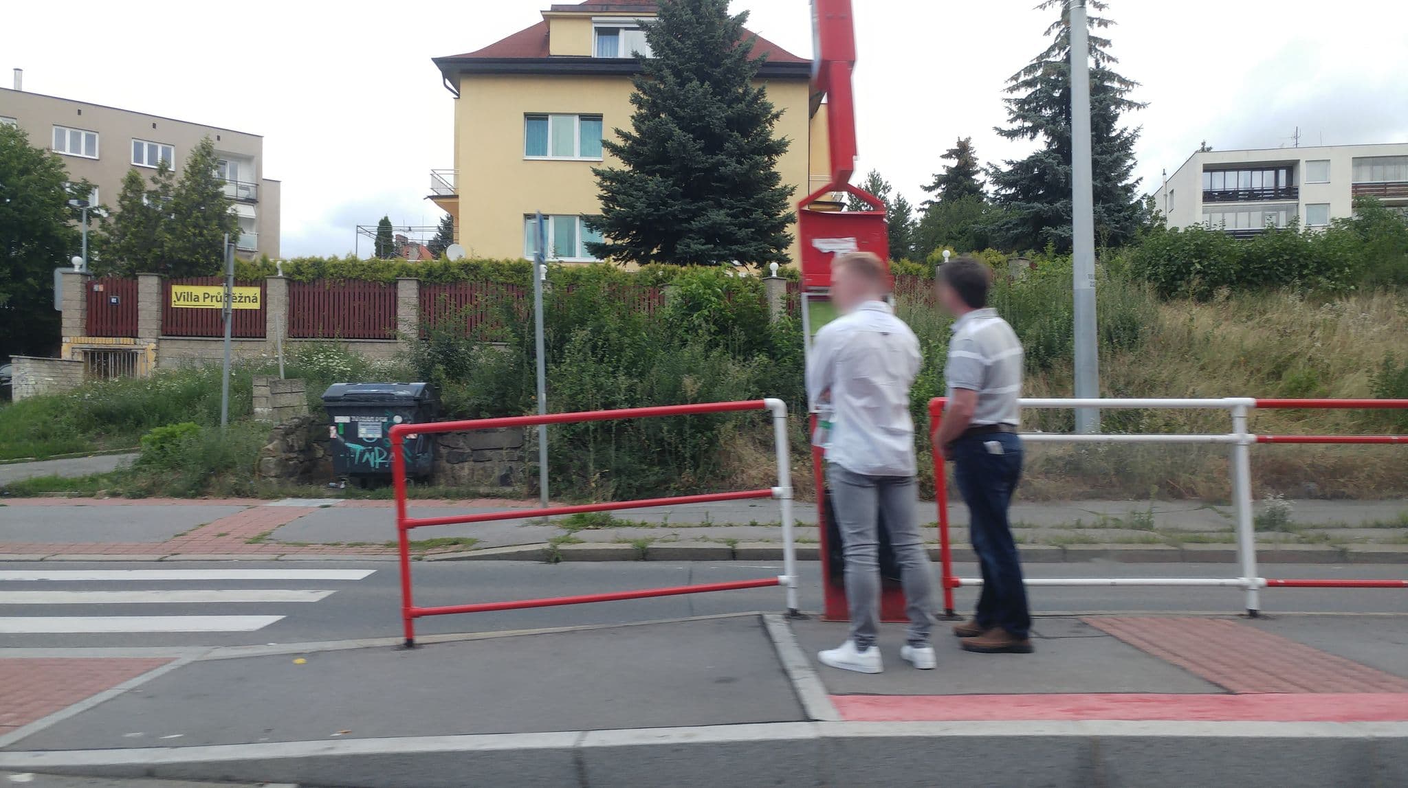 Street view near Guesthouse Nouvum Garden, Záběhlice — © pbb (CC BY-SA · Mapillary)