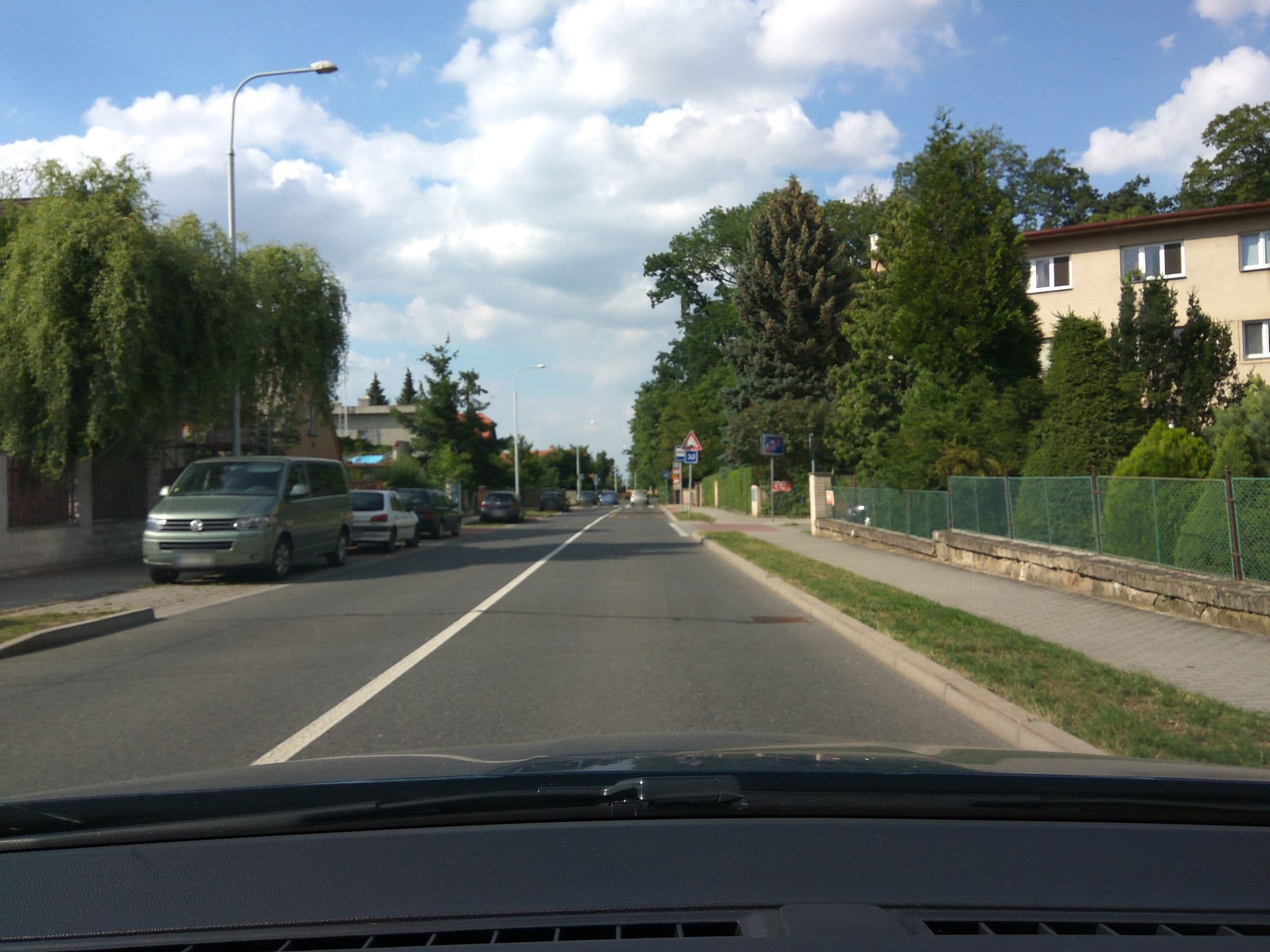 Street view near Villa Zora, Satalice — © marekcer (CC BY-SA · Mapillary)