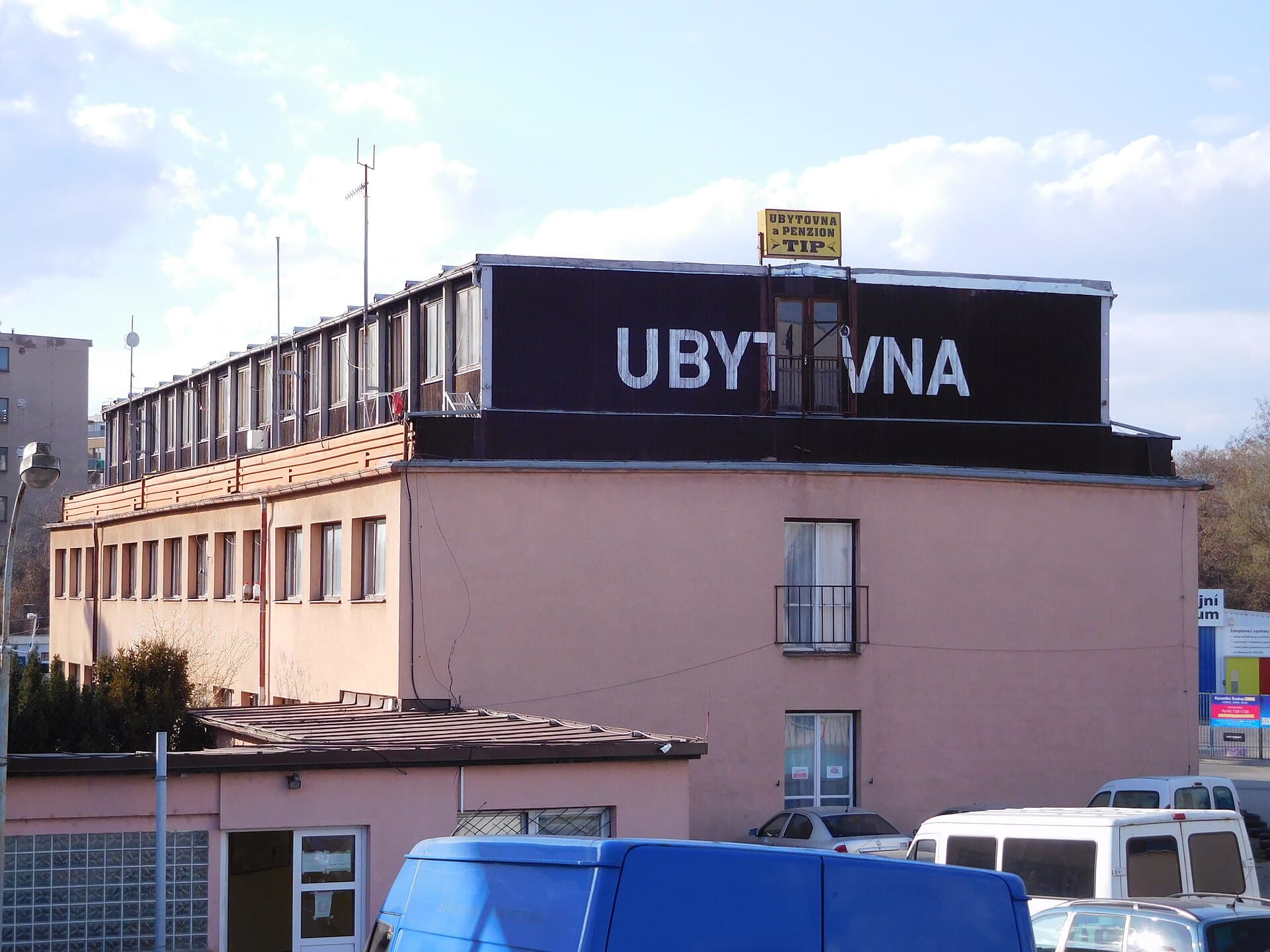 Ubytovna Tip (via Wikimedia Commons, CC BY-SA 4.0)