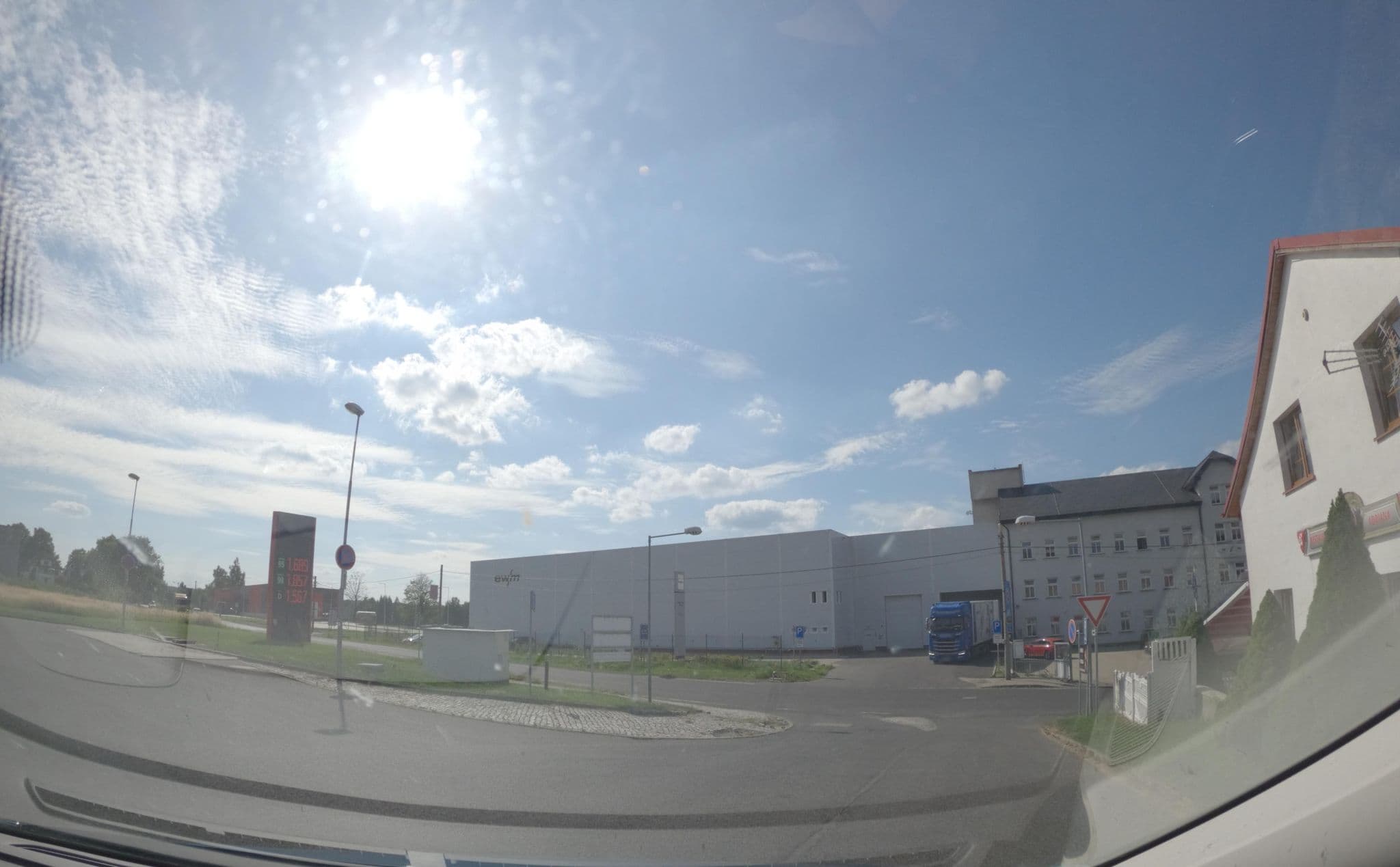 Street view near Pizzerie Adriana, Jiříkov — © atze02 (CC BY-SA · Mapillary)