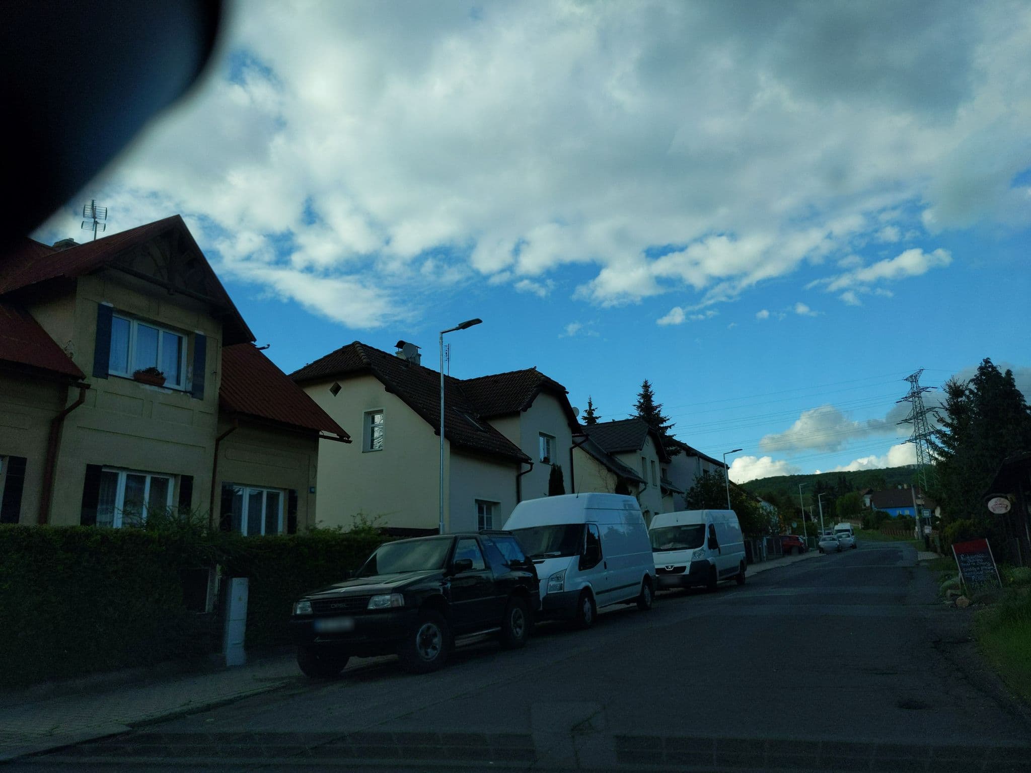 Street view near Restaurace A Penzion Habrovická Bašta, Chlumec — © ondrejsuchy (CC BY-SA · Mapillary)