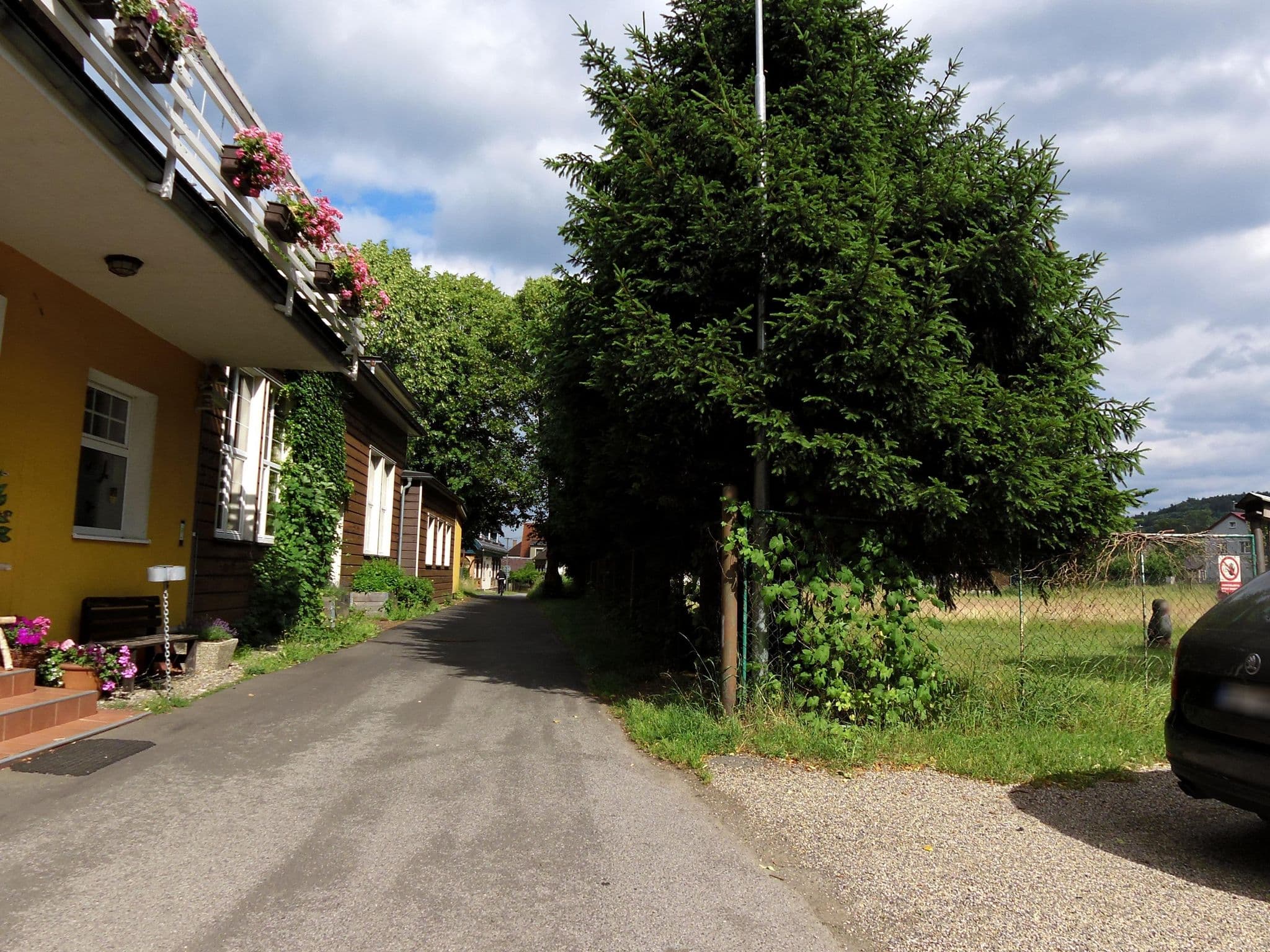 Street view near Hotel Slávie, Dolní Podluží — © fell3 (CC BY-SA · Mapillary)