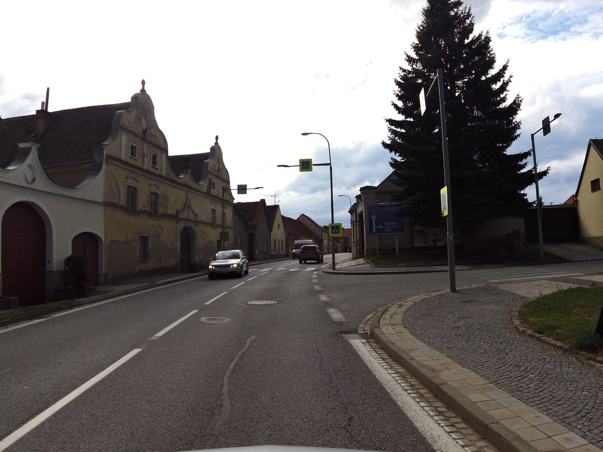 Street view near Hotel Pod Kastany Telc, Telč — © fell3 (CC BY-SA · Mapillary)