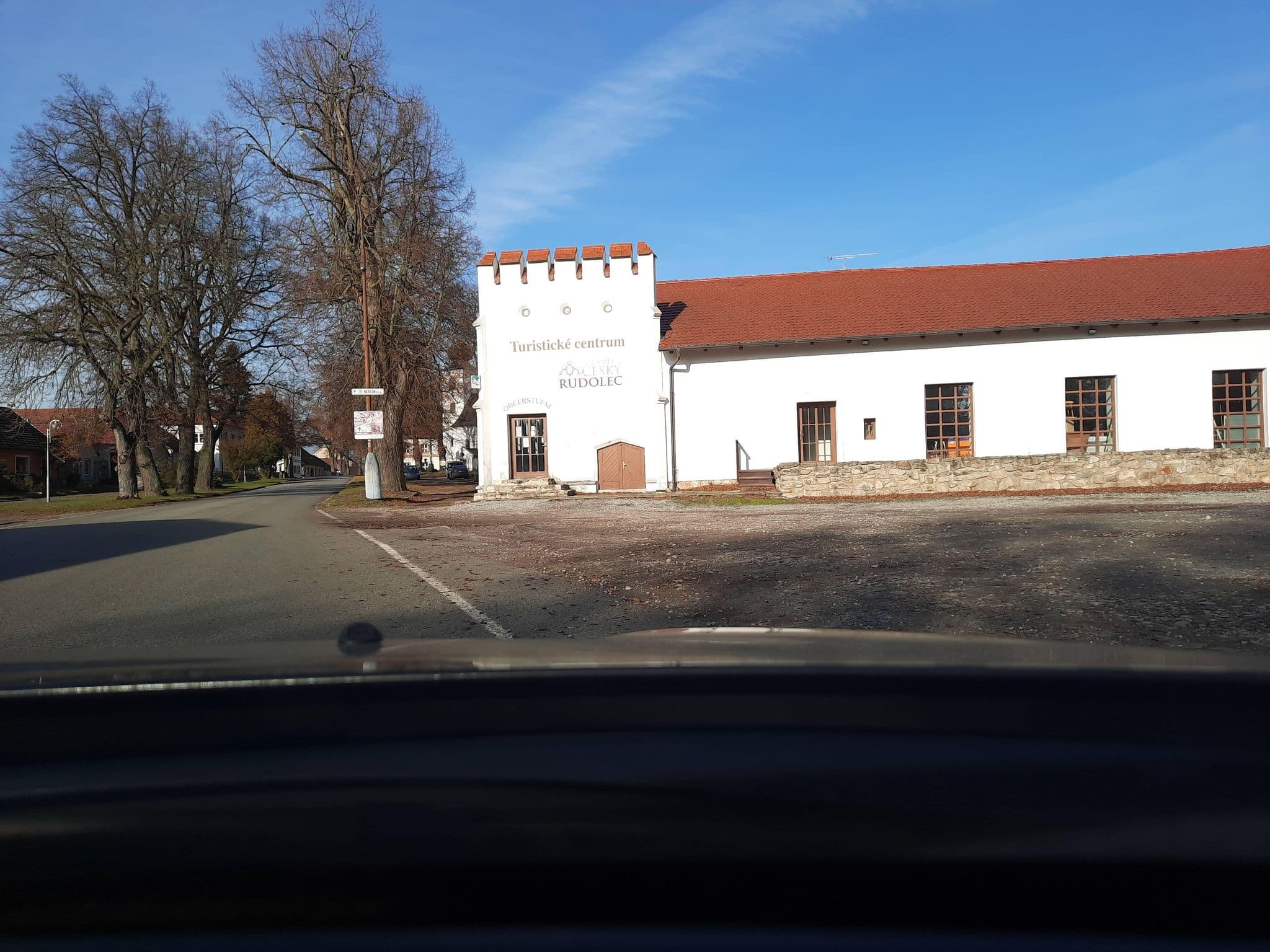 Street view near Zamecky penzion Dacice, Český Rudolec — © ondrejlopatka (CC BY-SA · Mapillary)