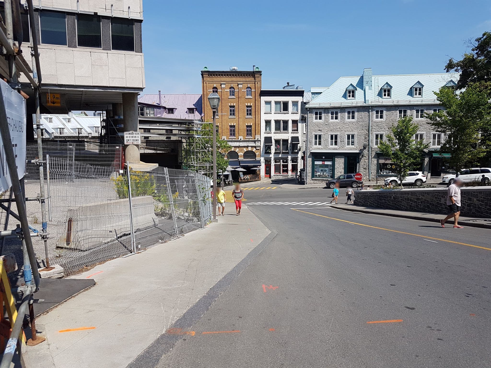 Street view near Monsieur Jean Hôtel Particulier, Québec — © jopparn (CC BY-SA · Mapillary)