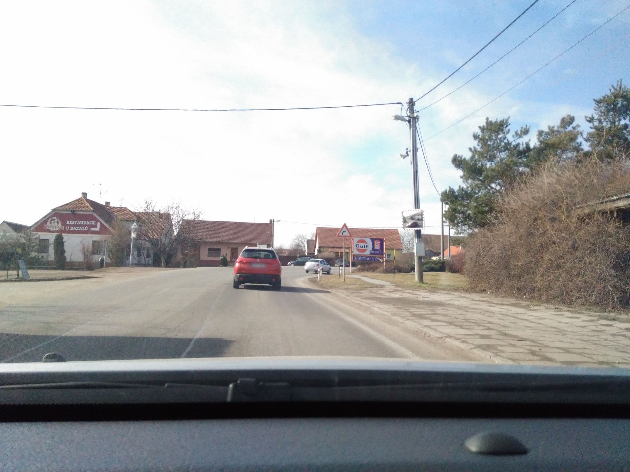 Street view near Szalony Pokoj 12, Hodonice — © michalfabik (CC BY-SA · Mapillary)