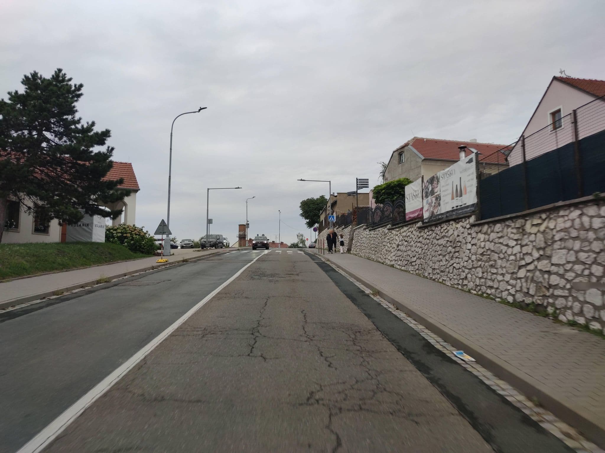 Street view near Hotel Volařík, Mikulov — © martinpoljak (CC BY-SA · Mapillary)