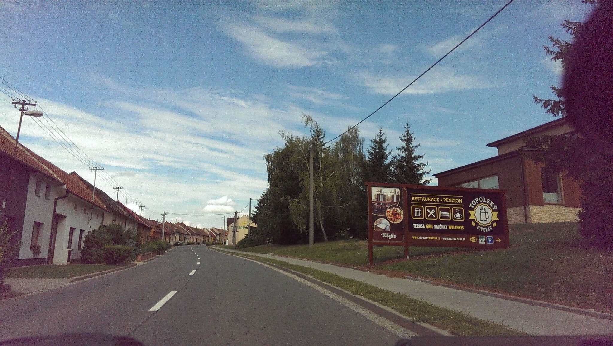 Street view near Topolská restaurace a penzion, Topolná — © roraima (CC BY-SA · Mapillary)