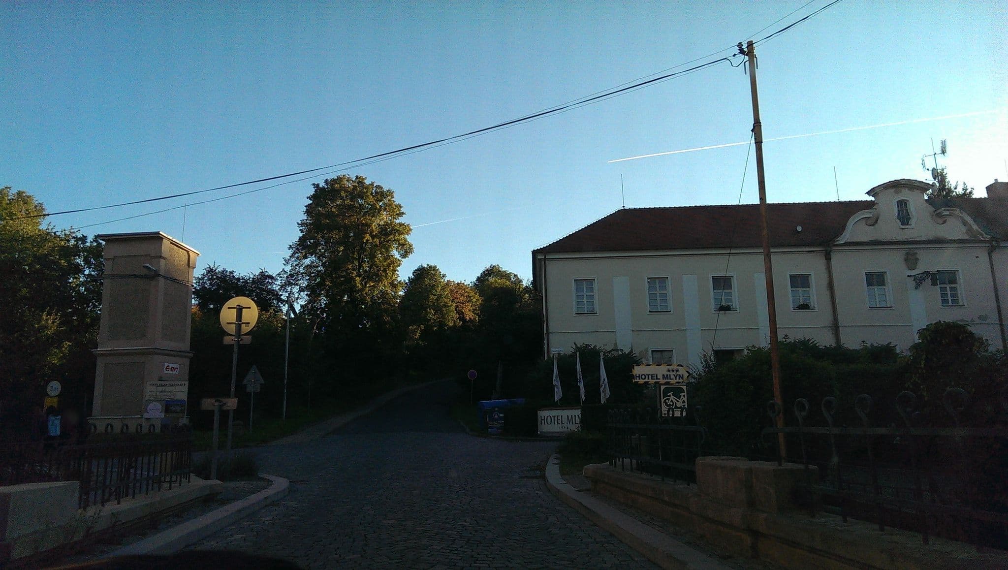 Street view near Hotel Mlýn Velehrad, Velehrad — © roraima (CC BY-SA · Mapillary)