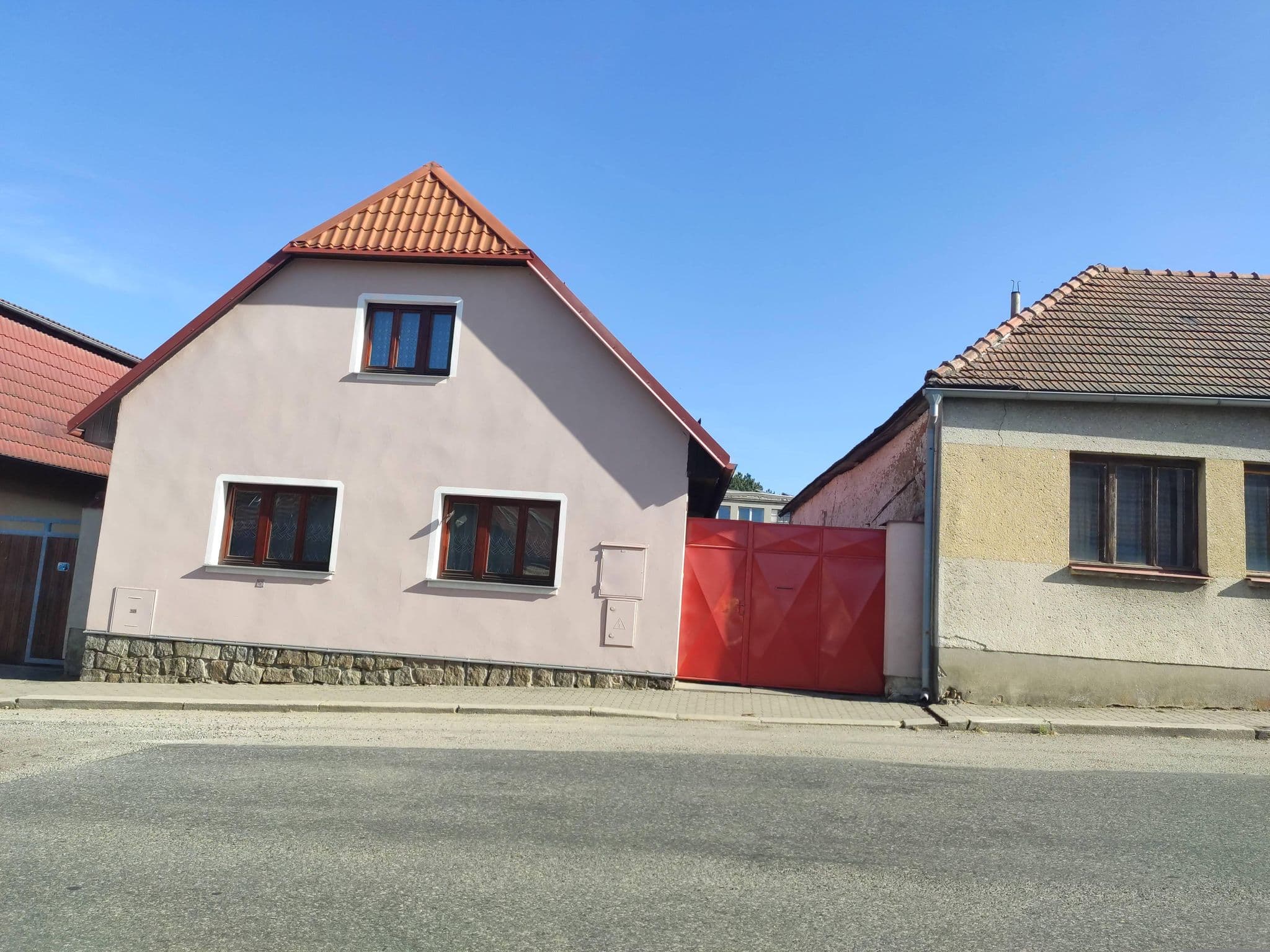 Street view near Hotel & Restaurace PERLA, Žirovnice — © martinpoljak (CC BY-SA · Mapillary)