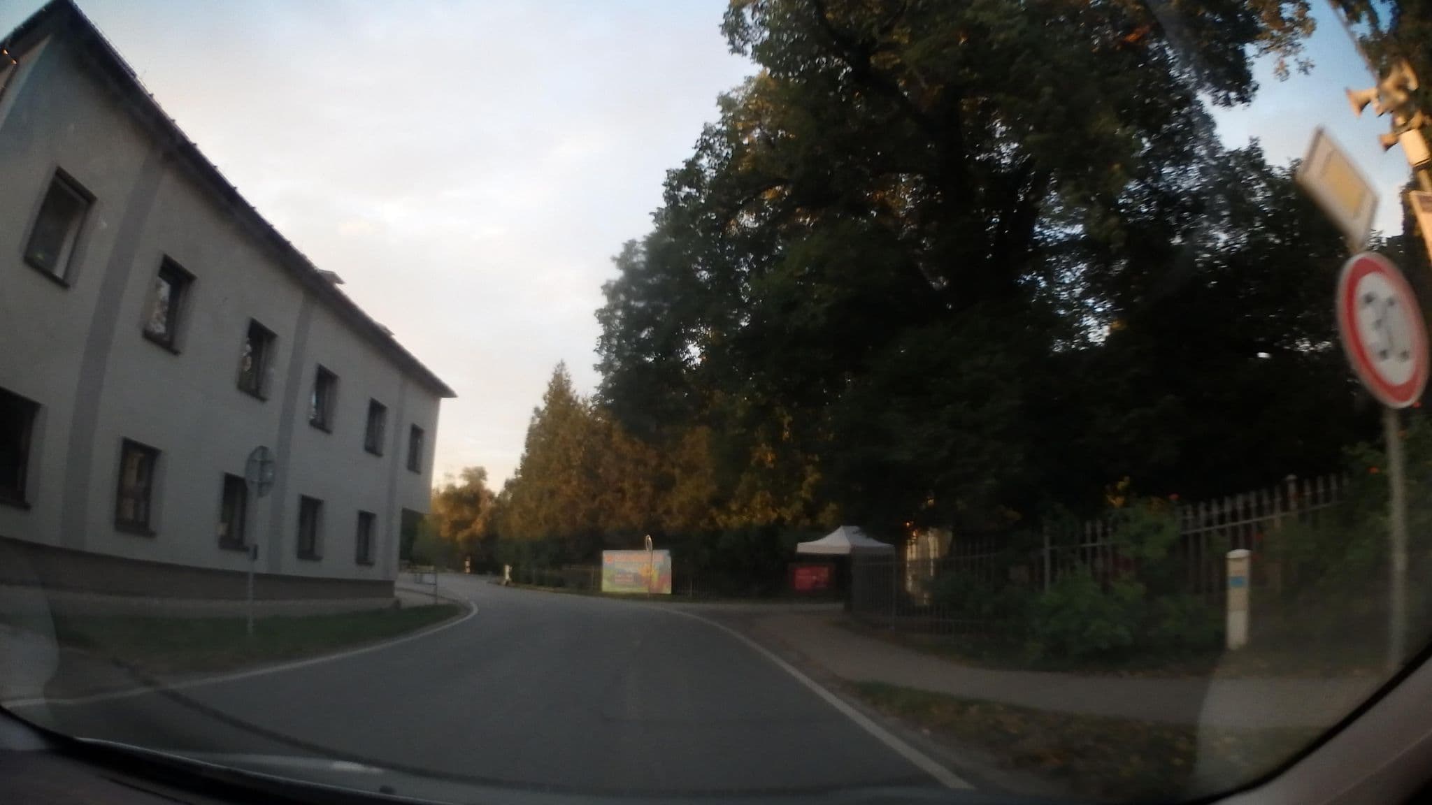 Street view near Chateau Loucen Garden Retreat, Loučeň — © jakuje (CC BY-SA · Mapillary)