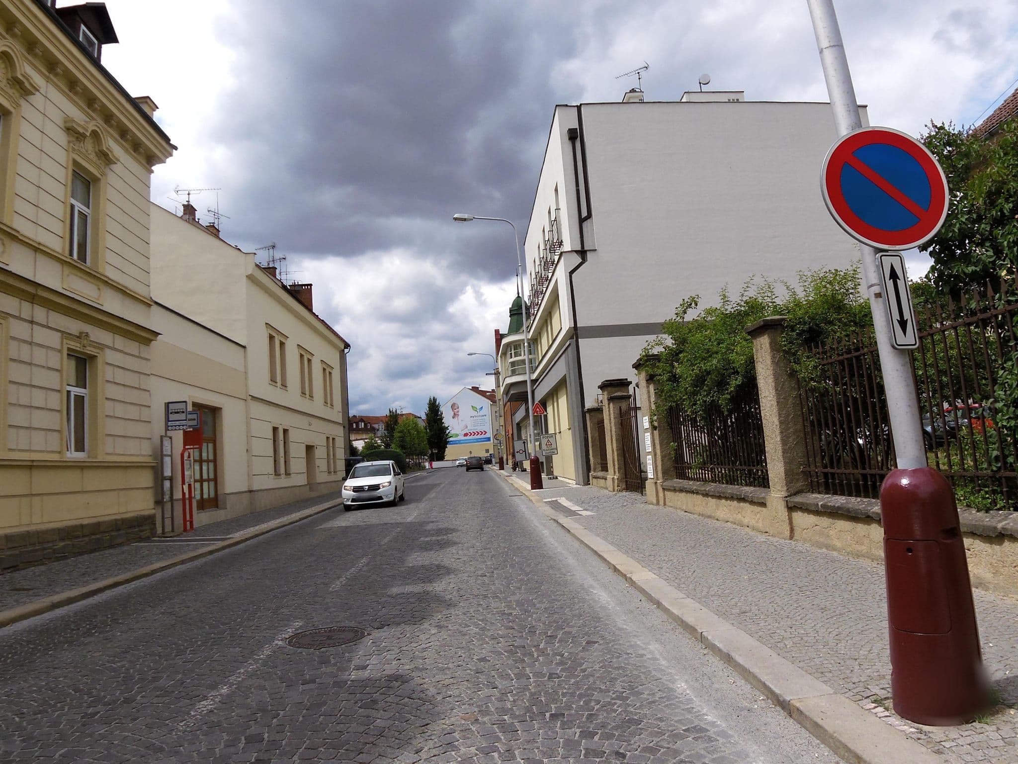 Street view near UBYTOVÁNÍ V SOUKROMÍ MB, Mladá Boleslav — © fell3 (CC BY-SA · Mapillary)