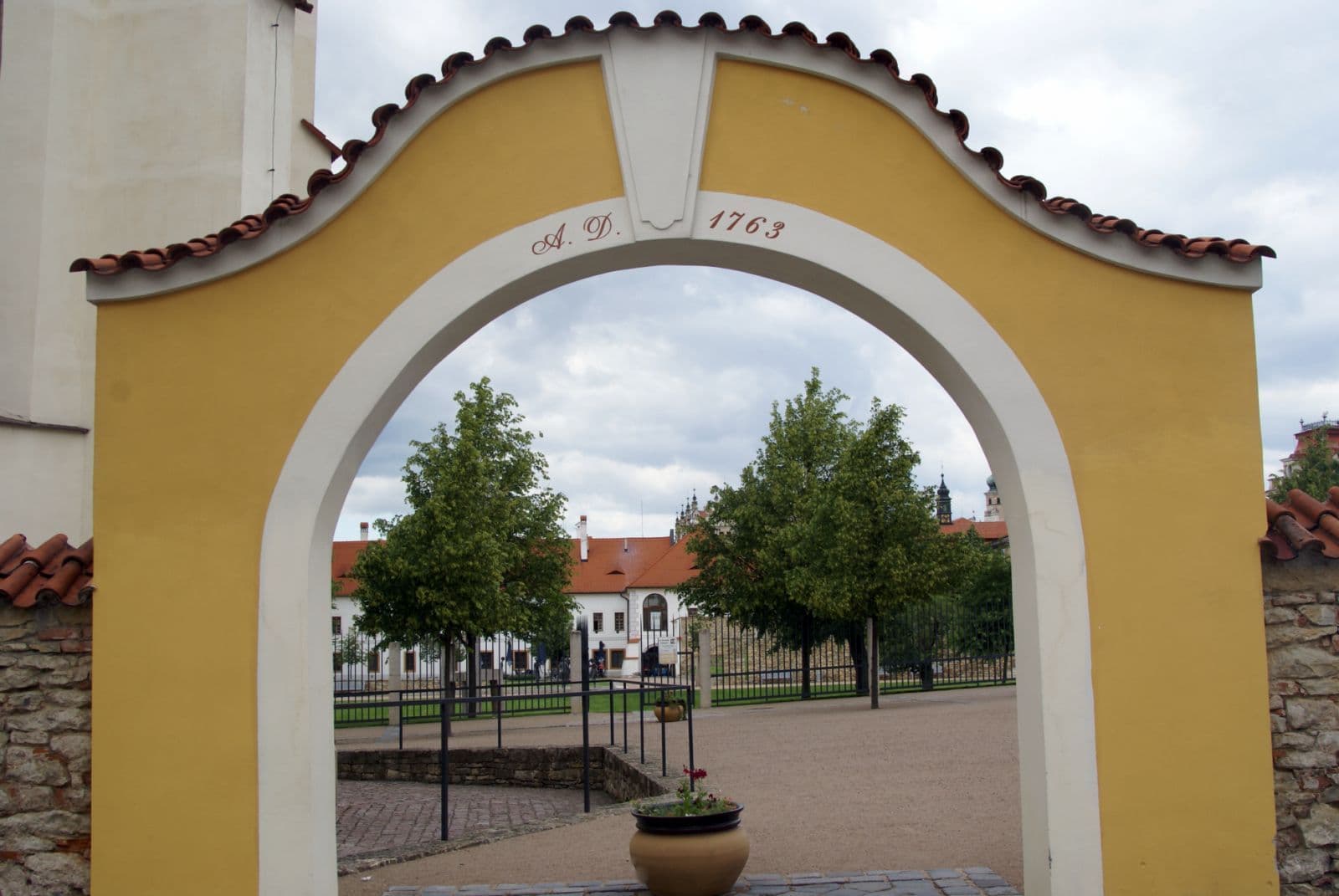 Street view near YMCA Europe Training Centre, Litomyšl — © txllxt (CC BY-SA · Mapillary)