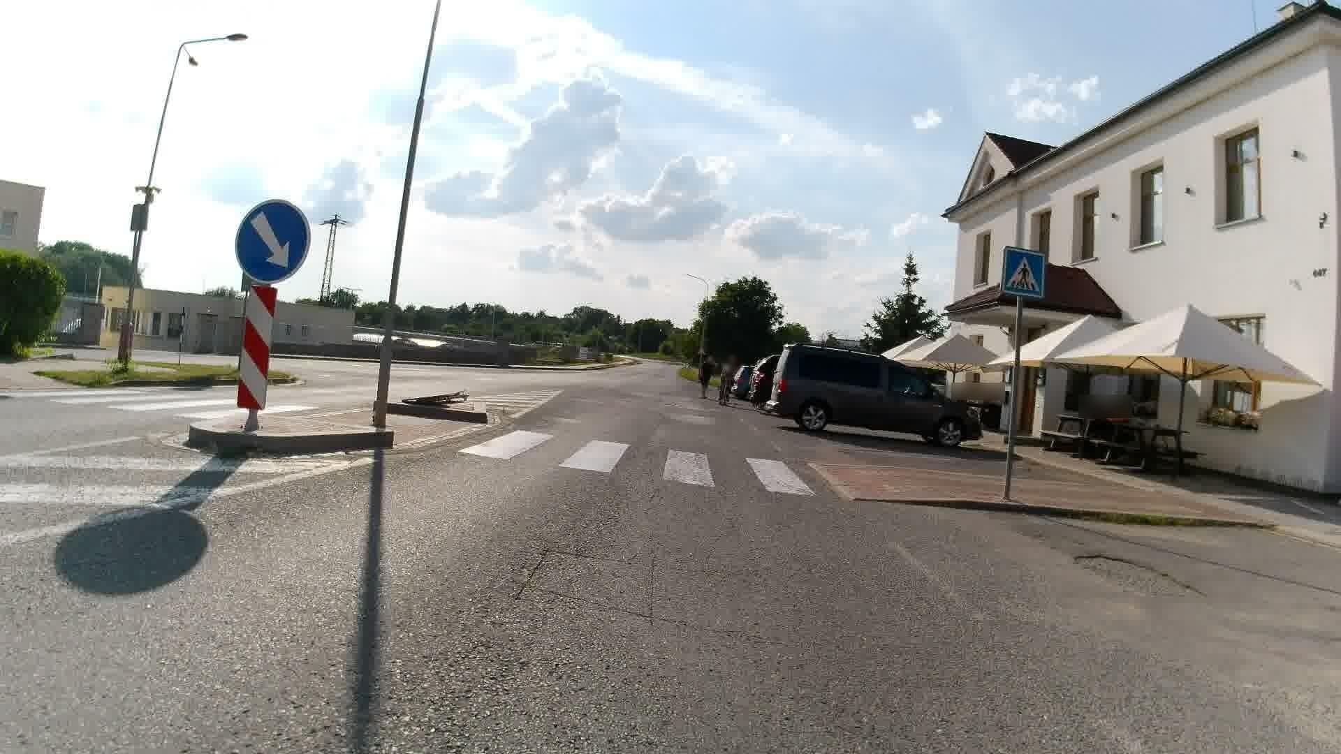 Street view near Restaurace a hotel Jordánek, Opočno — © frfole (CC BY-SA · Mapillary)