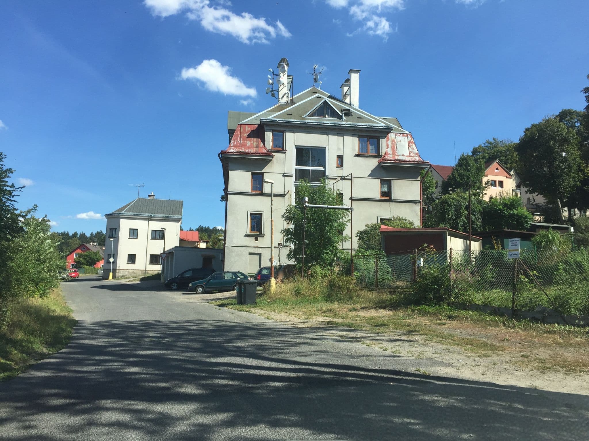 Street view near Pansion Ayky, Jablonec nad Nisou — © it_s_so_funny (CC BY-SA · Mapillary)