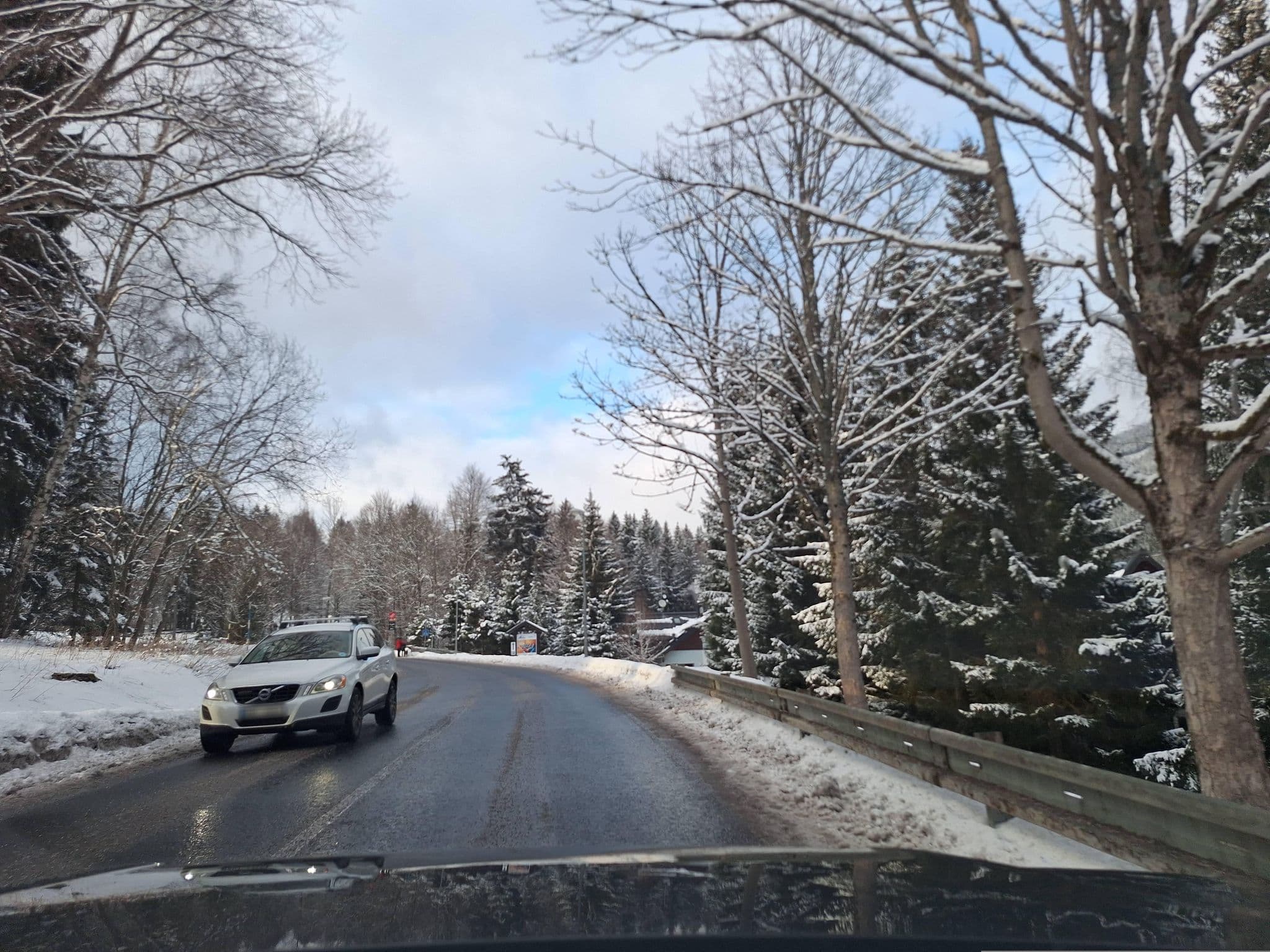 Street view near Apartment Slunce Spindleruv mlyn, Špindlerův Mlýn — © gob (CC BY-SA · Mapillary)