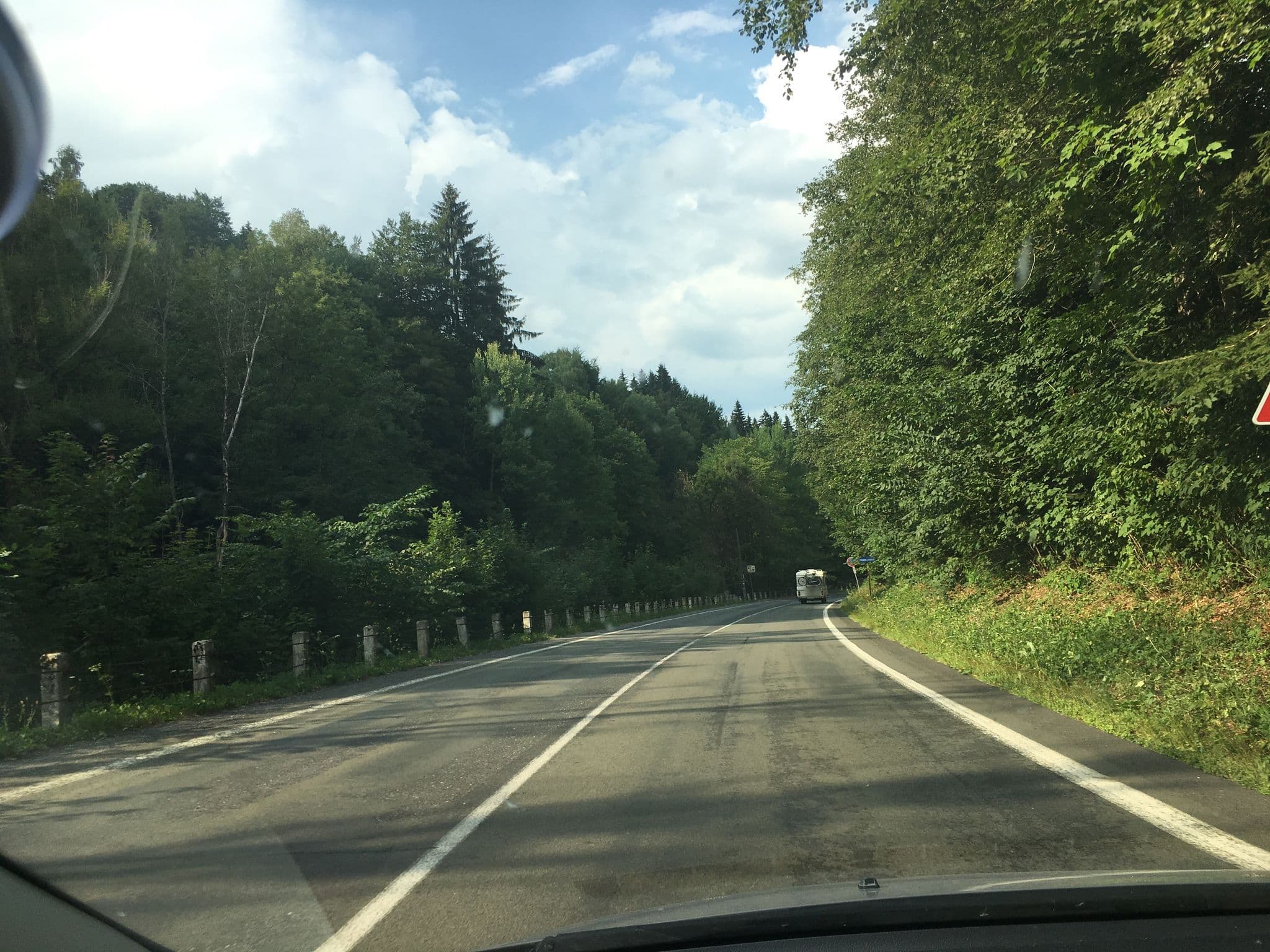 Street view near Rákosárna, Benecko — © bejotel (CC BY-SA · Mapillary)