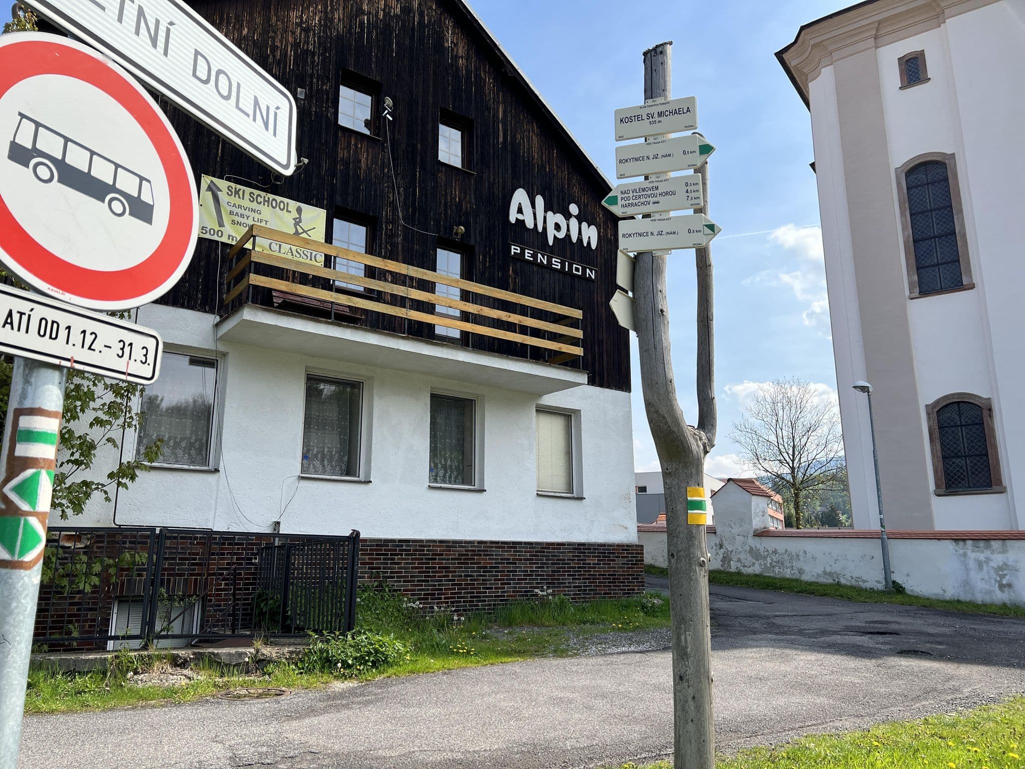 Street view near Penzion Alpin, Rokytnice nad Jizerou — © stefanhrt (CC BY-SA · Mapillary)