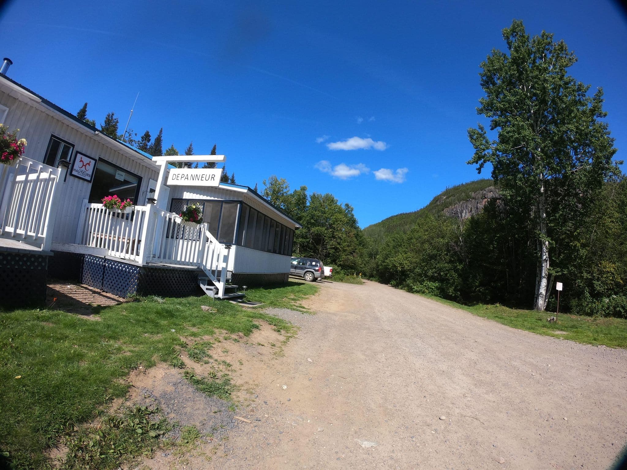 Street view near Club Des Hauteurs De Charlevoix, Saint-Siméon — © pfbreton (CC BY-SA · Mapillary)