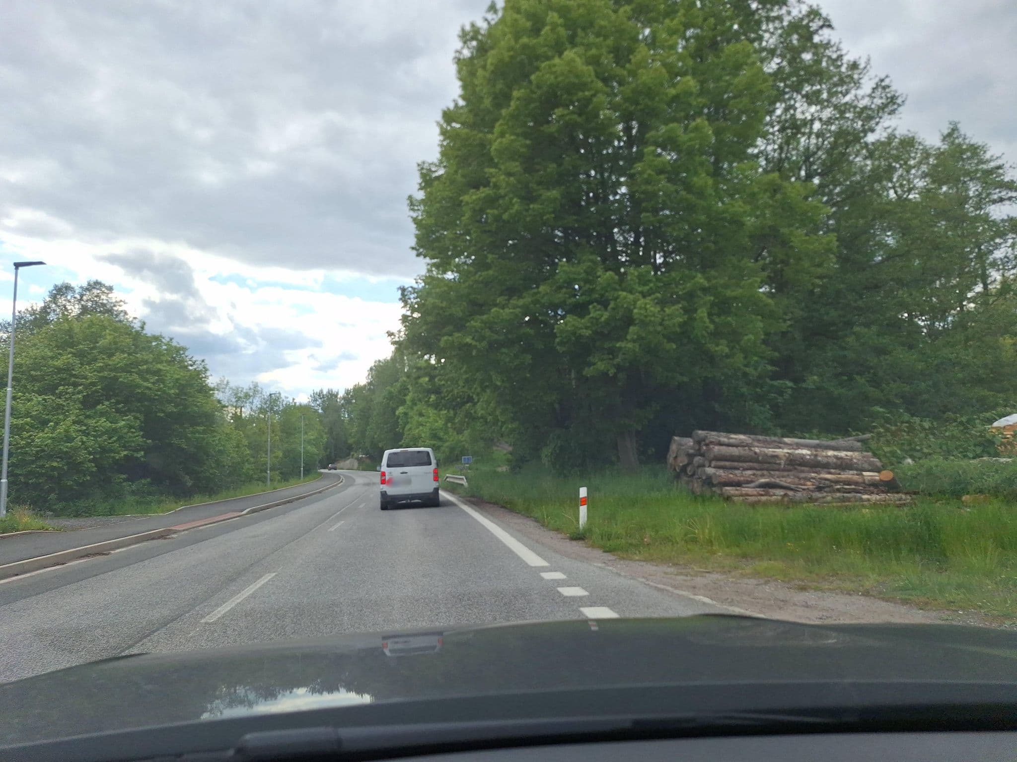 Street view near Villa Stare Skola, Mladé Buky — © gob (CC BY-SA · Mapillary)