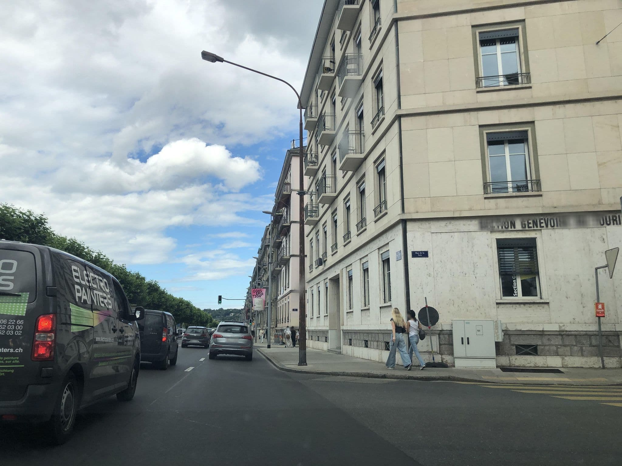 Street view near Ledan Raviola Hotel, Geneva — © peterleth (CC BY-SA · Mapillary)