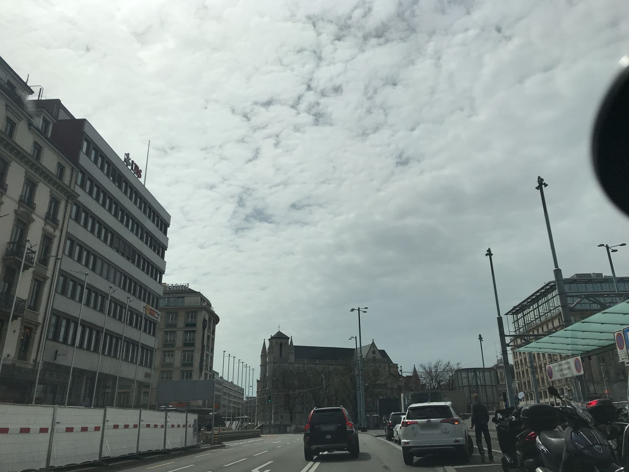Street view near Hotel des Arcades, Geneva — © thepriben (CC BY-SA · Mapillary)