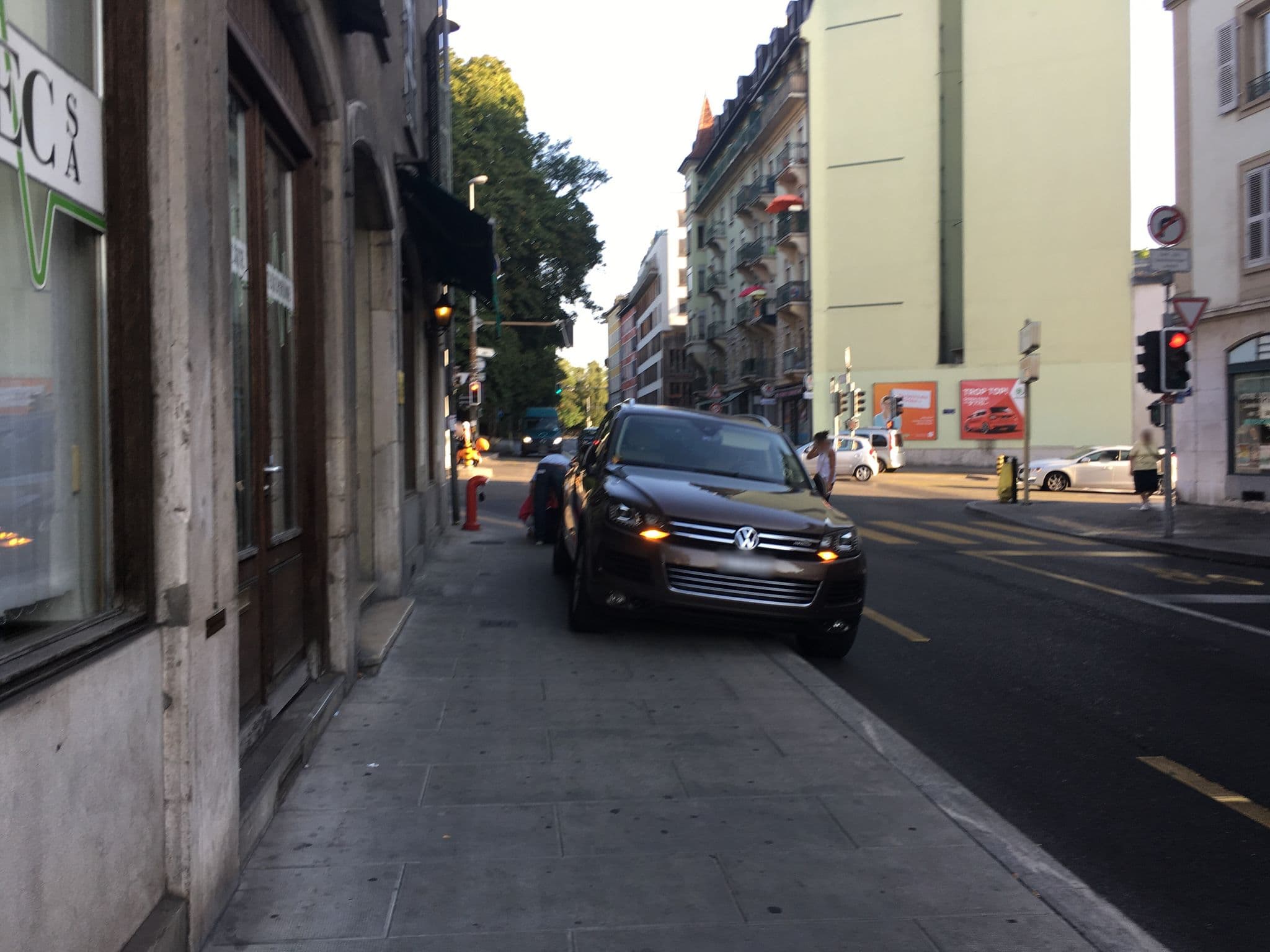 Street view near Elsa Amanuel Ogbamichael, Geneva — © nattes (CC BY-SA · Mapillary)