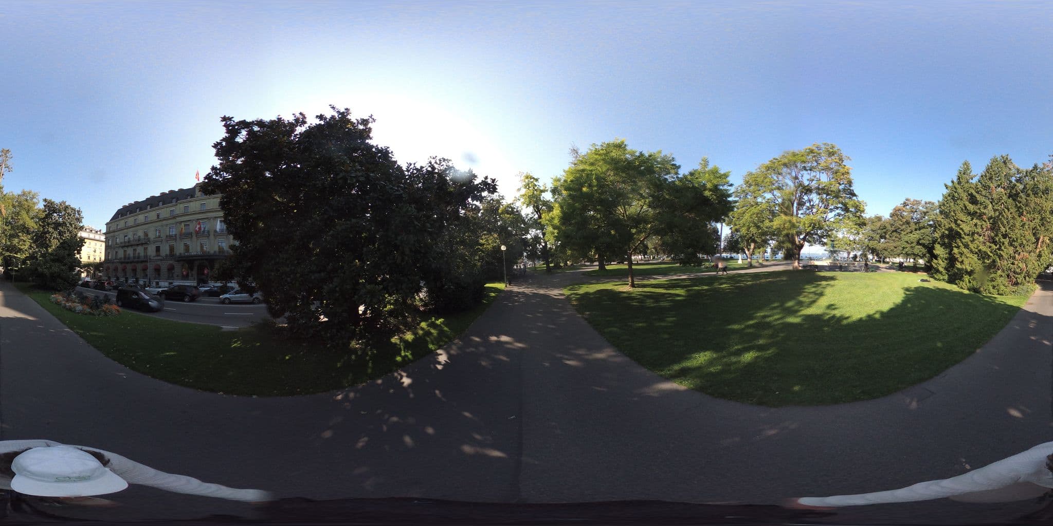Street view near Hôtel Métropole Genève, Geneva — © geovelo (CC BY-SA · Mapillary)