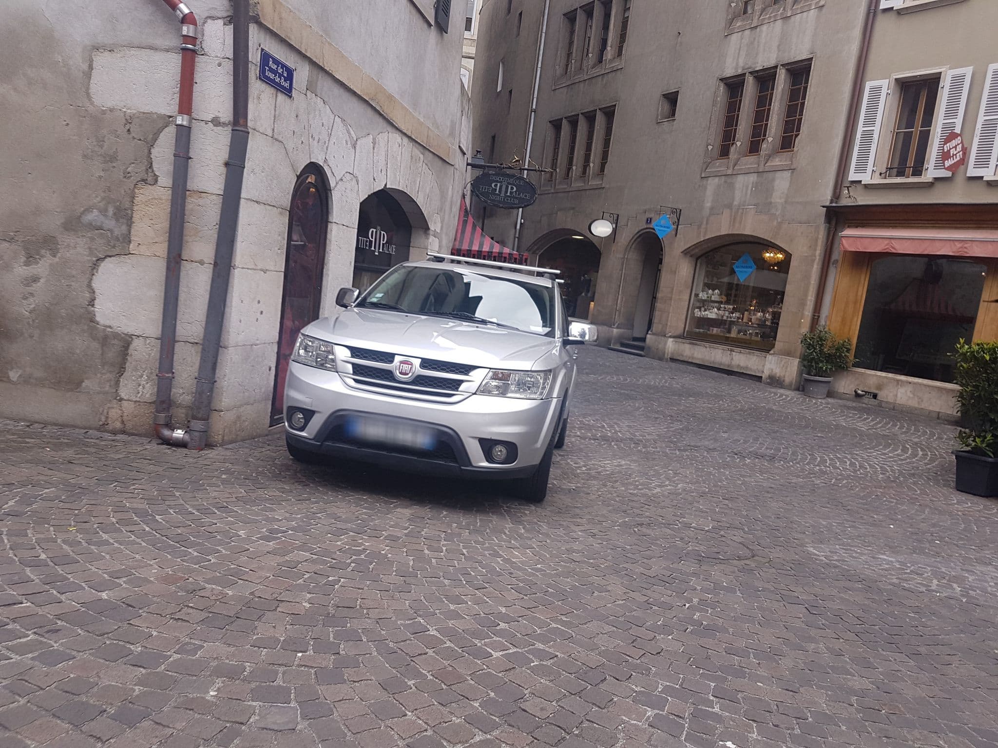 Street view near Boel 4 Studio, Geneva — © changchun1 (CC BY-SA · Mapillary)