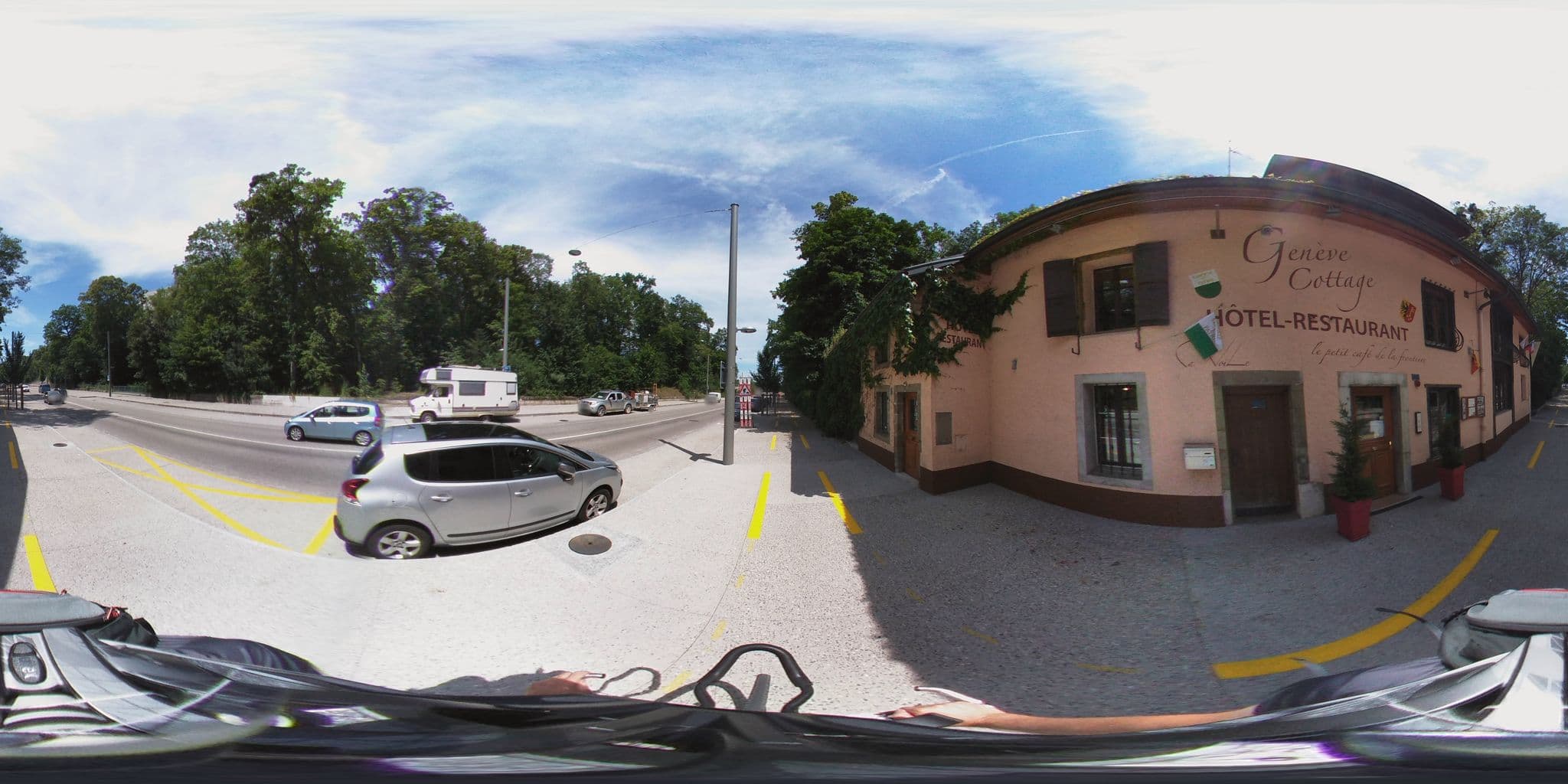 Street view near Geneva Cottage Versoix, Versoix — © mflamm (CC BY-SA · Mapillary)