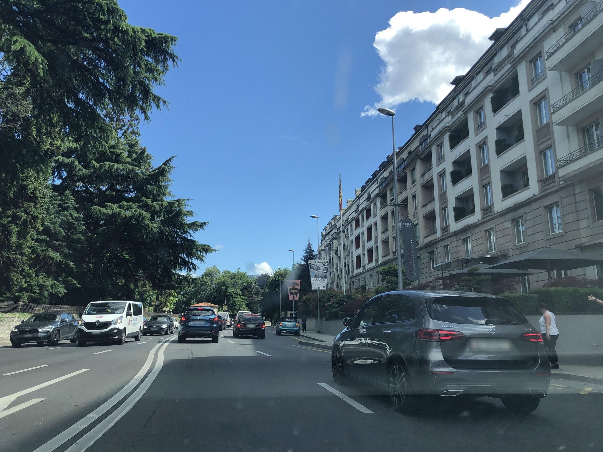 Street view near Room 242, Geneva — © peterleth (CC BY-SA · Mapillary)