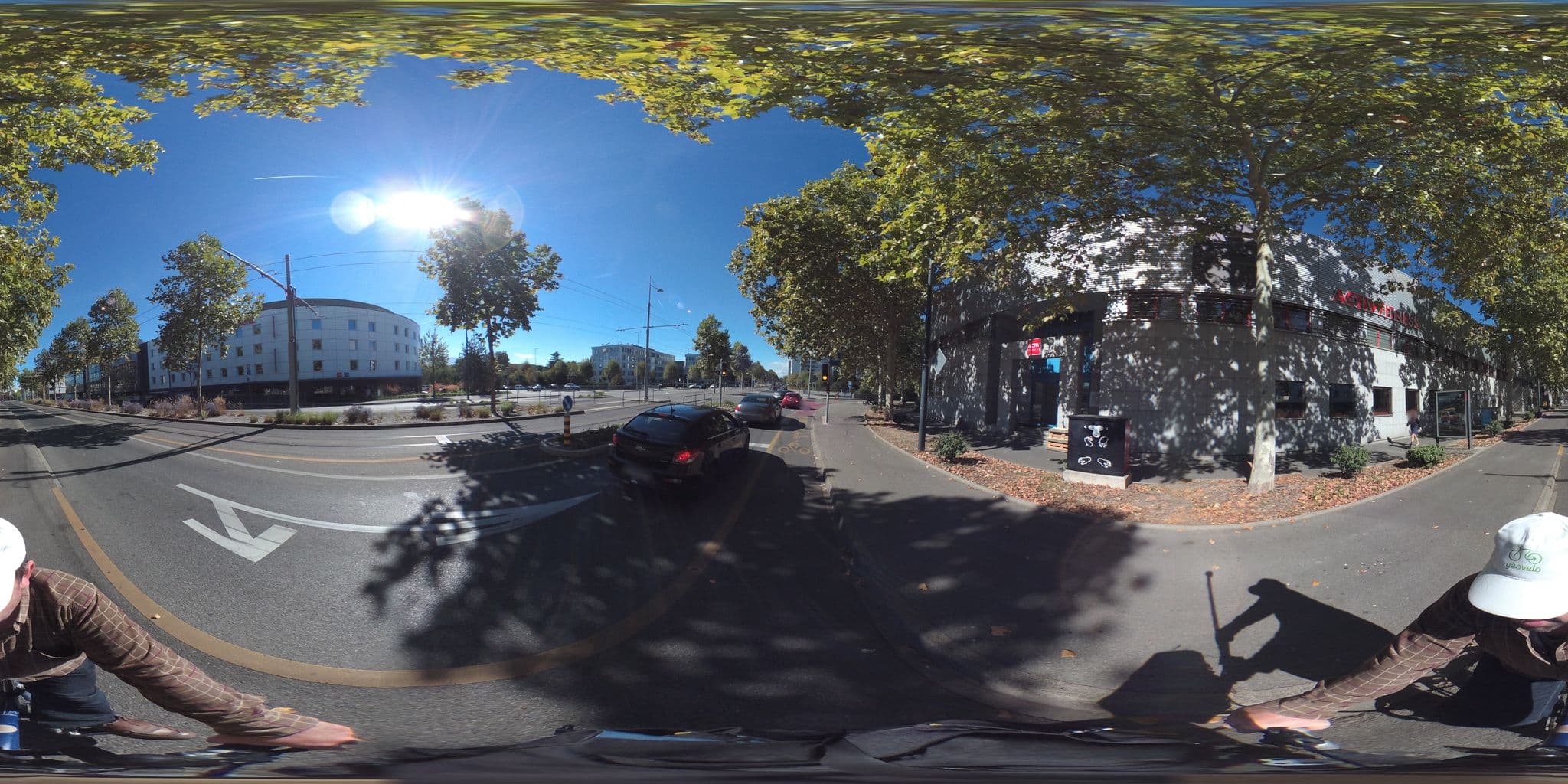 Street view near Ibis Budget Hotel, Lancy — © geovelo (CC BY-SA · Mapillary)