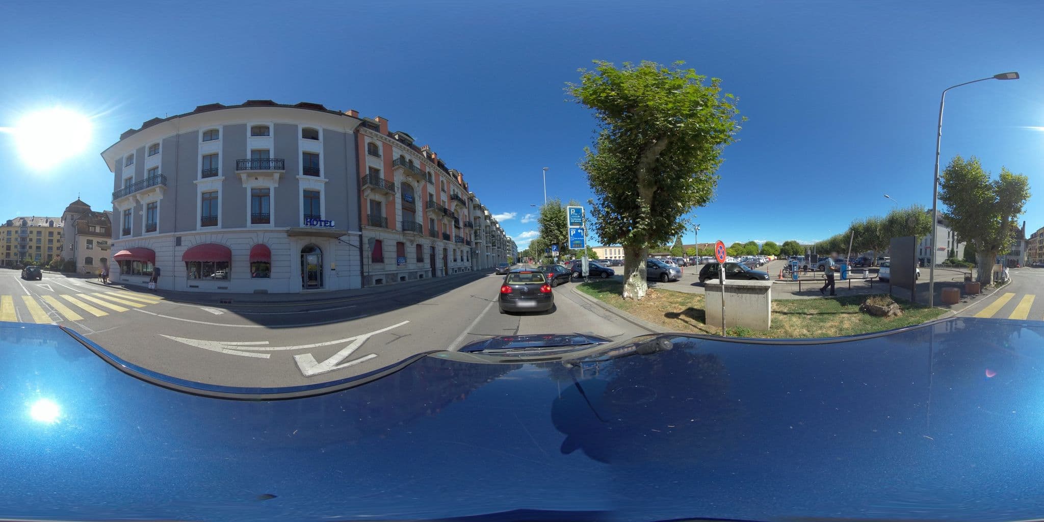 Street view near Hôtel des Alpes et restaurant Le Perdtemps SA Nyon, Nyon — © hkdvd (CC BY-SA · Mapillary)