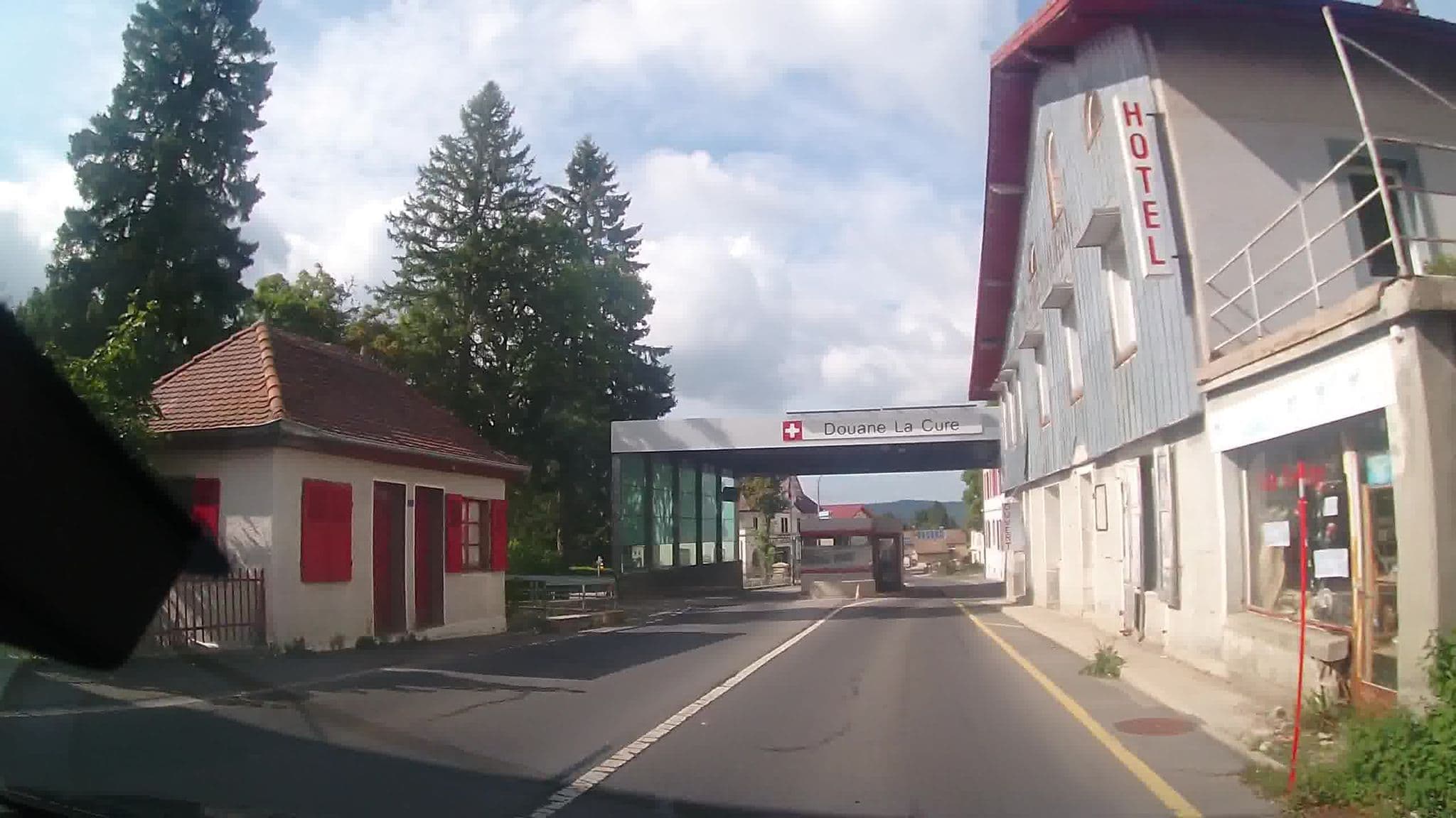 Street view near Hotel Arbez Franco-Suisse, Saint-Cergue — © trigpoint (CC BY-SA · Mapillary)