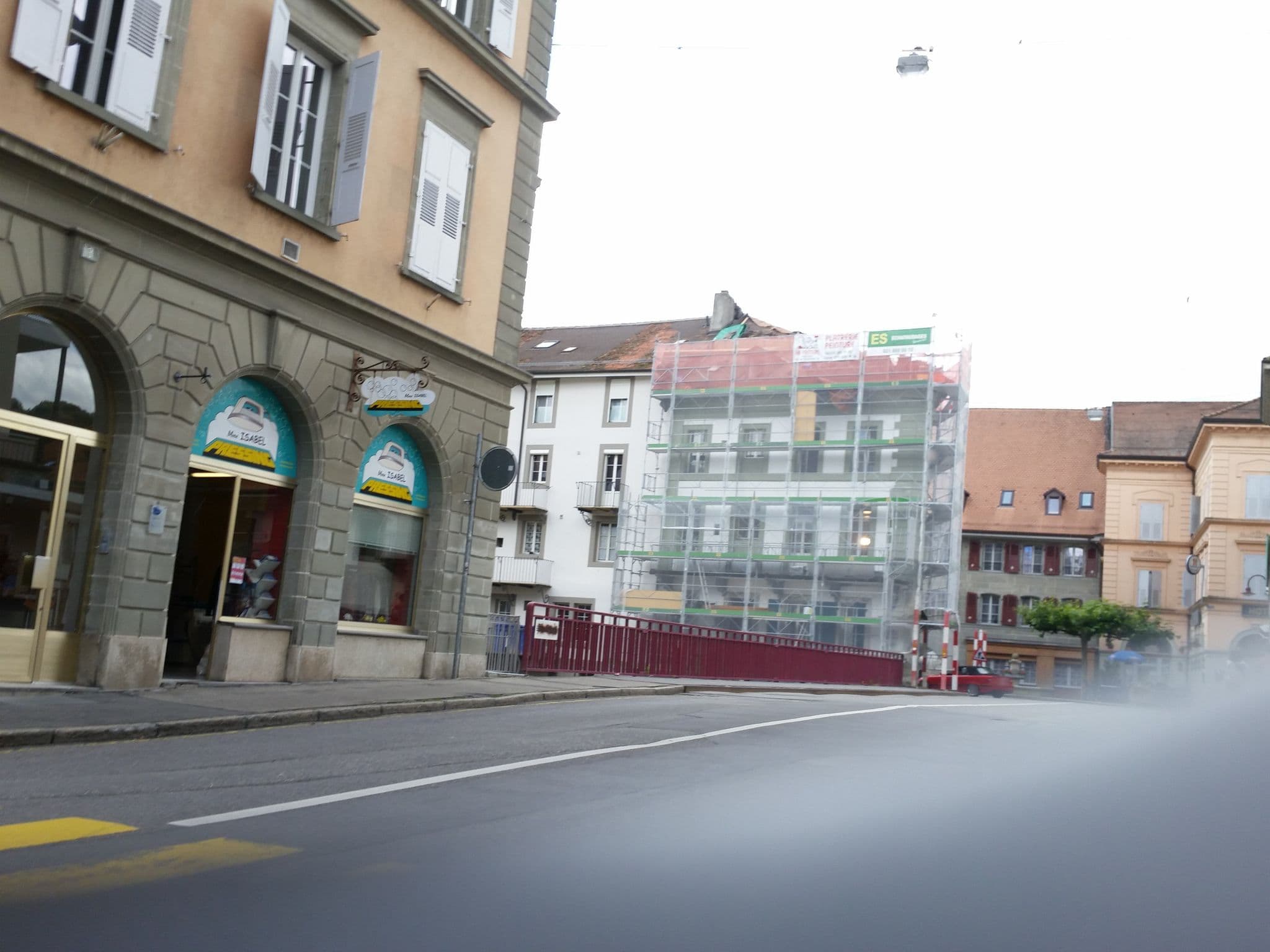 Street view near William and Camilla's Bed and Breakfast, Moudon — © keigan (CC BY-SA · Mapillary)