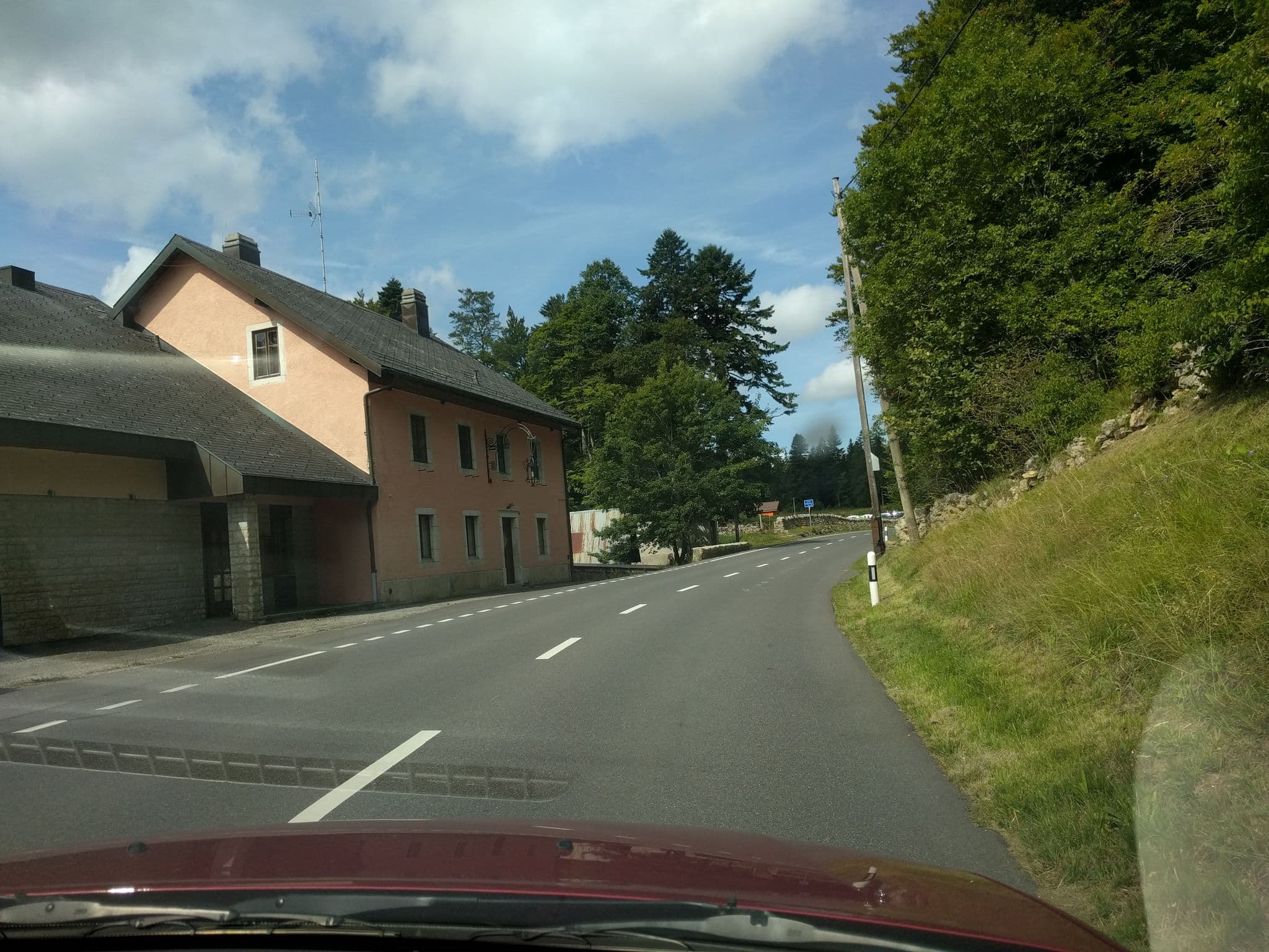 Street view near Hotel Mollendruz, Vallorbe — © pirboazo (CC BY-SA · Mapillary)