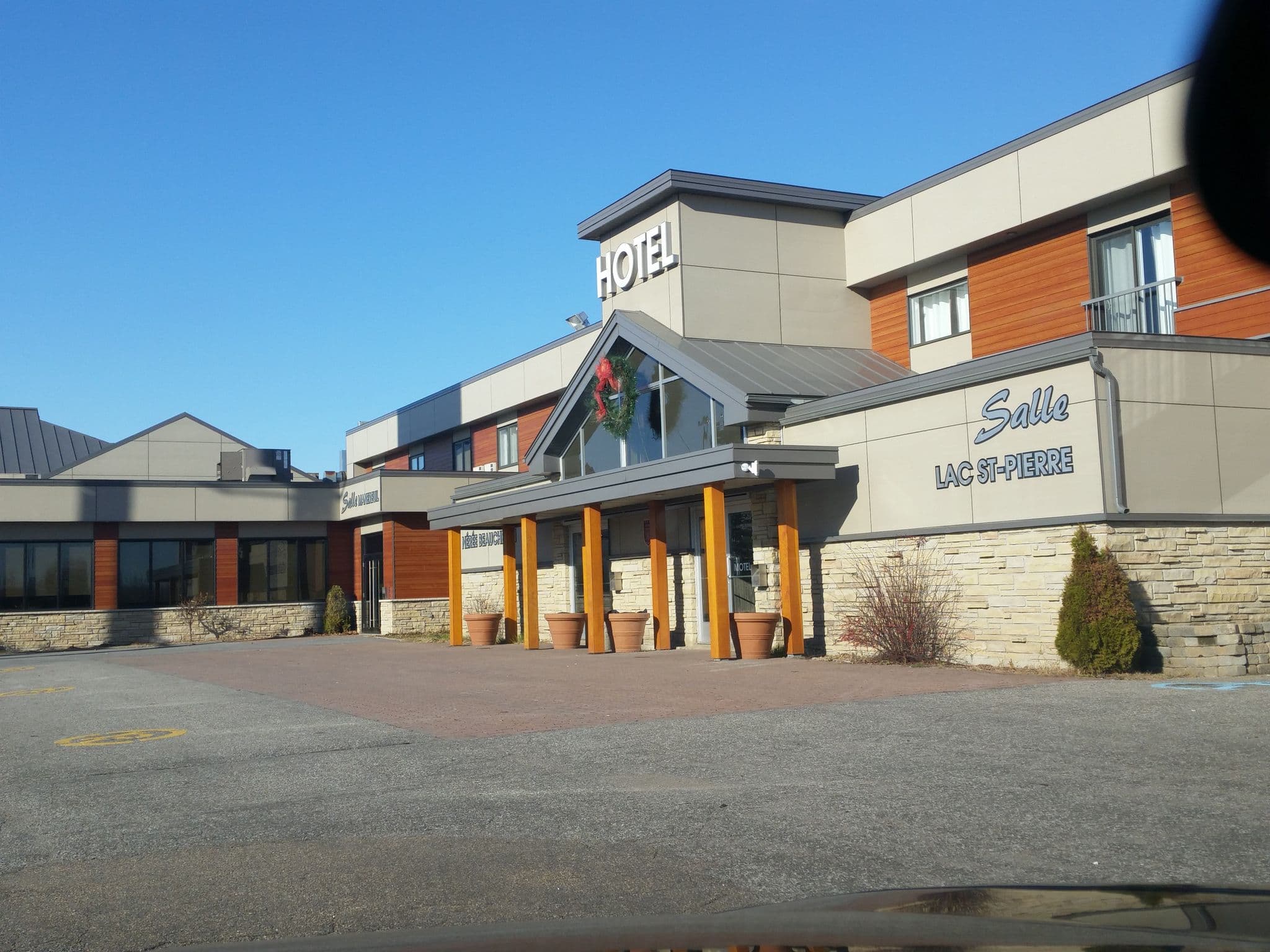 Street view near La Porte de La Mauricie, Yamachiche — © rps333 (CC BY-SA · Mapillary)