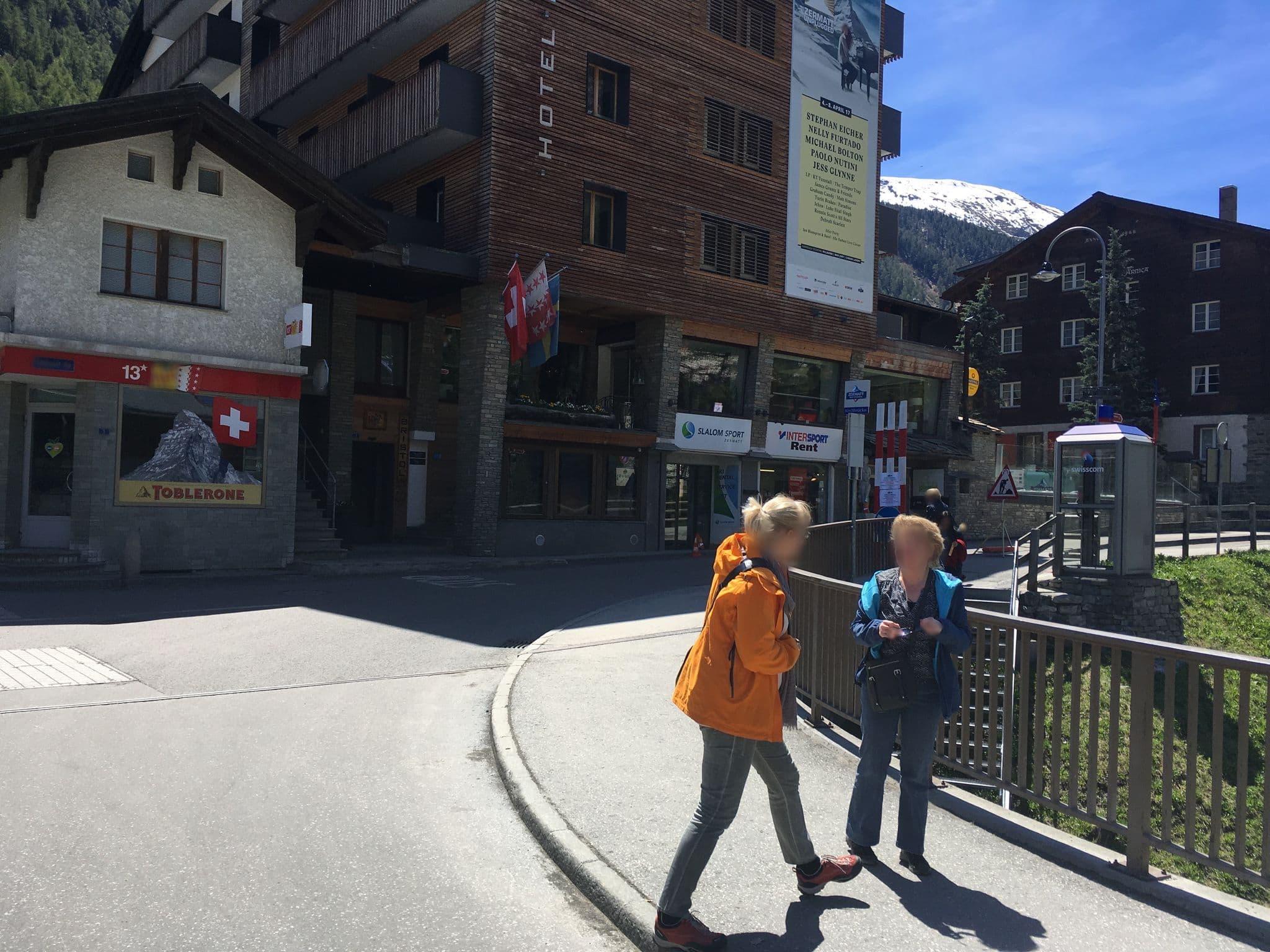 Street view near Couronne Hotel Zermatt, Zermatt — © chrisbeddow (CC BY-SA · Mapillary)