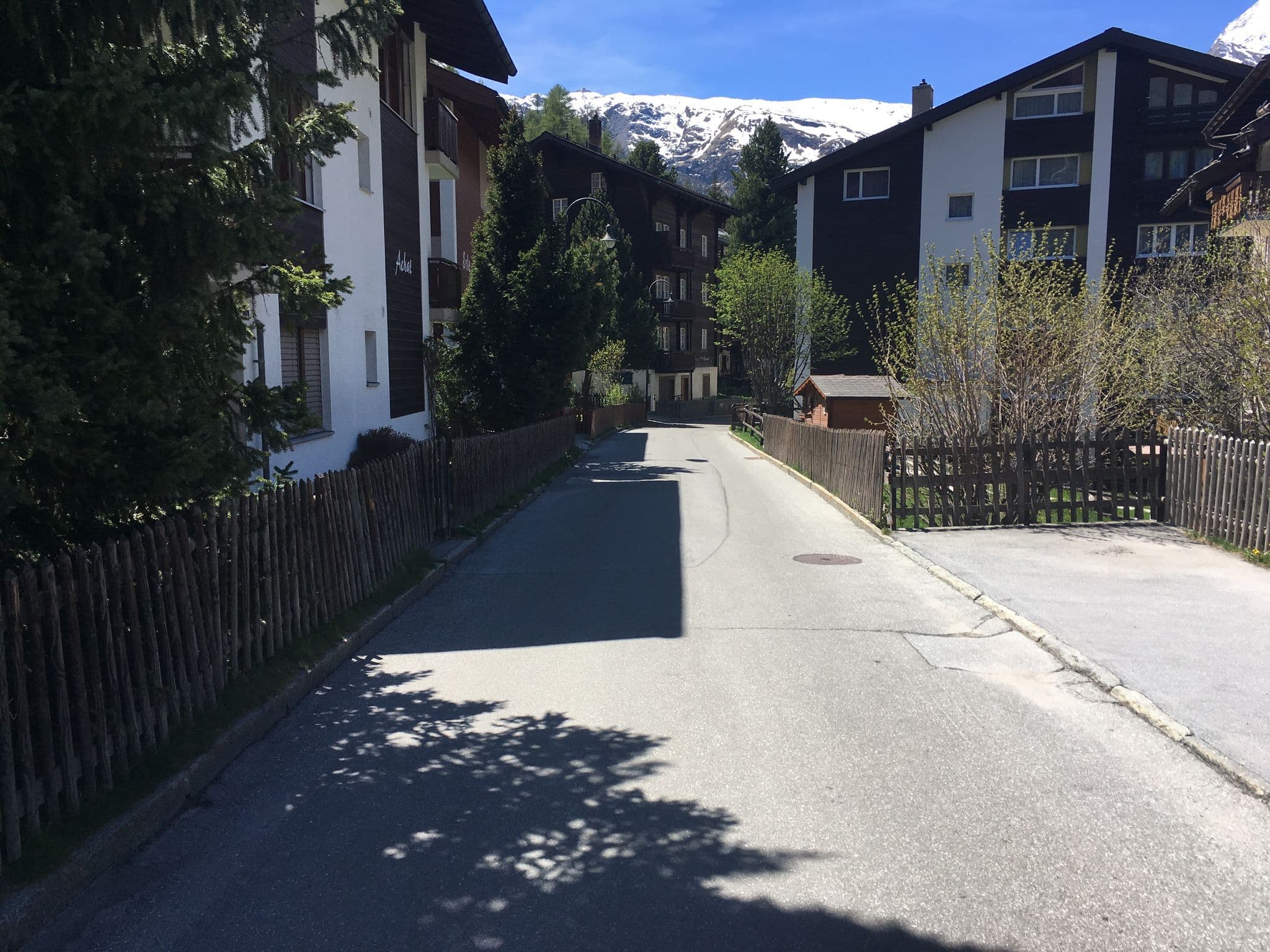 Street view near Chalet Achat, Zermatt — © chrisbeddow (CC BY-SA · Mapillary)