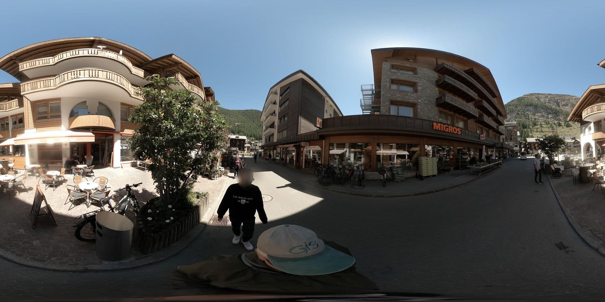 Street view near Mont Cervin und Residence, Zermatt — © graharg (CC BY-SA · Mapillary)