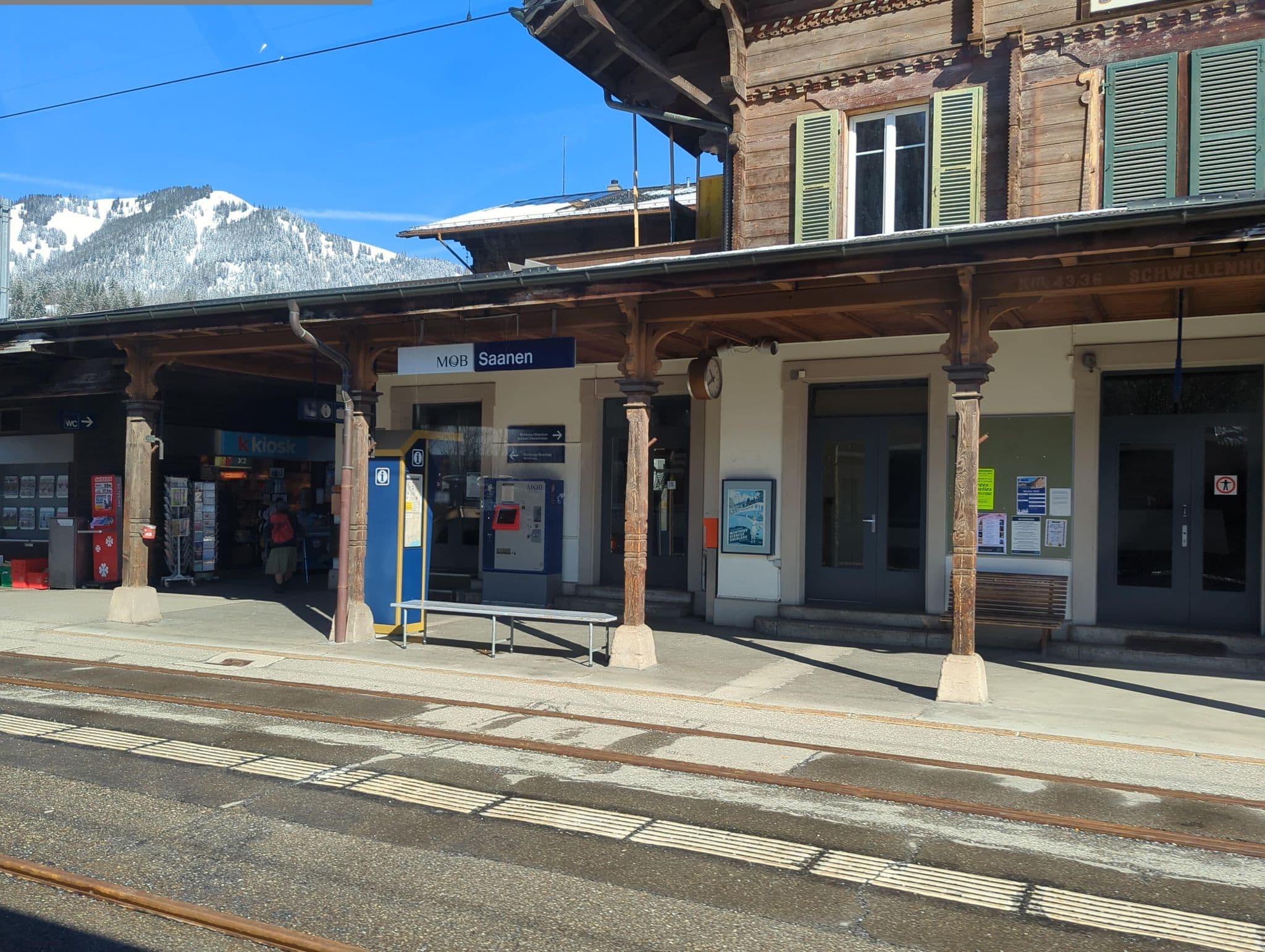 Street view near Hotel Saanerhof, Saanen — © oeschinen (CC BY-SA · Mapillary)