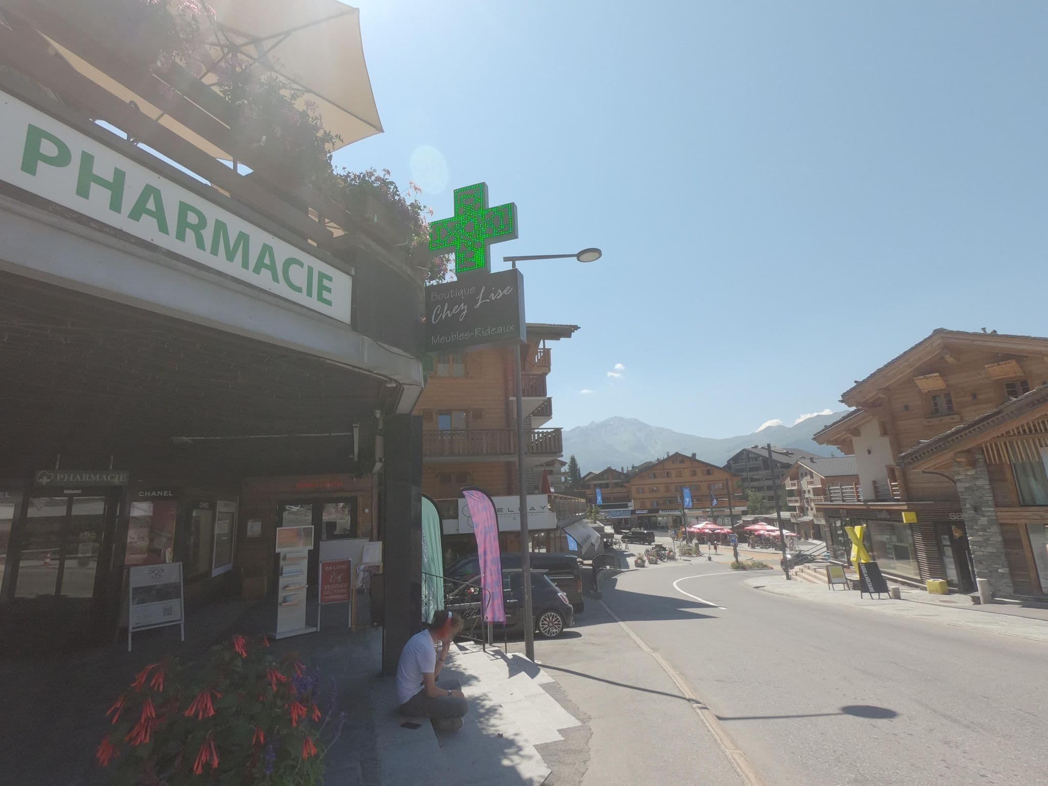 Street view near Bristol Hotel Verbier, Verbier — © frankvival (CC BY-SA · Mapillary)