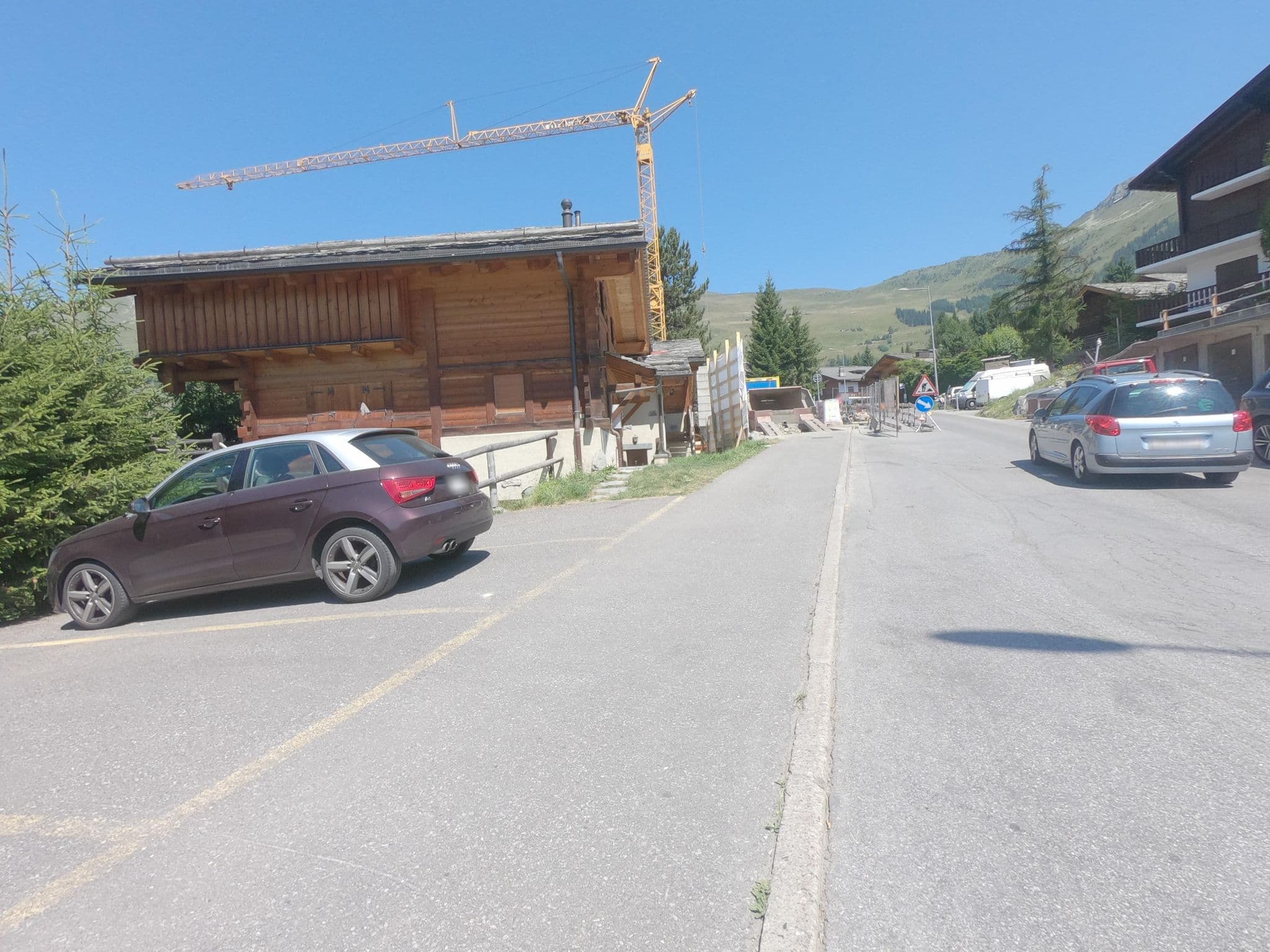 Street view near Apartment Boule De Neige Verbier, Verbier — © frankvival (CC BY-SA · Mapillary)