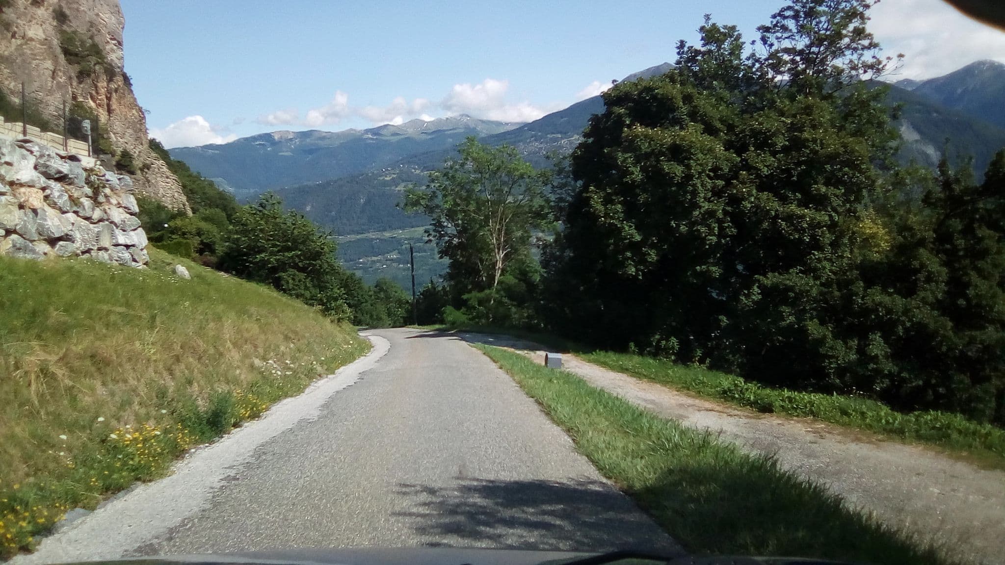 Street view near Holiday Home Witzler Ovronnaz, Chamoson — © randalf (CC BY-SA · Mapillary)